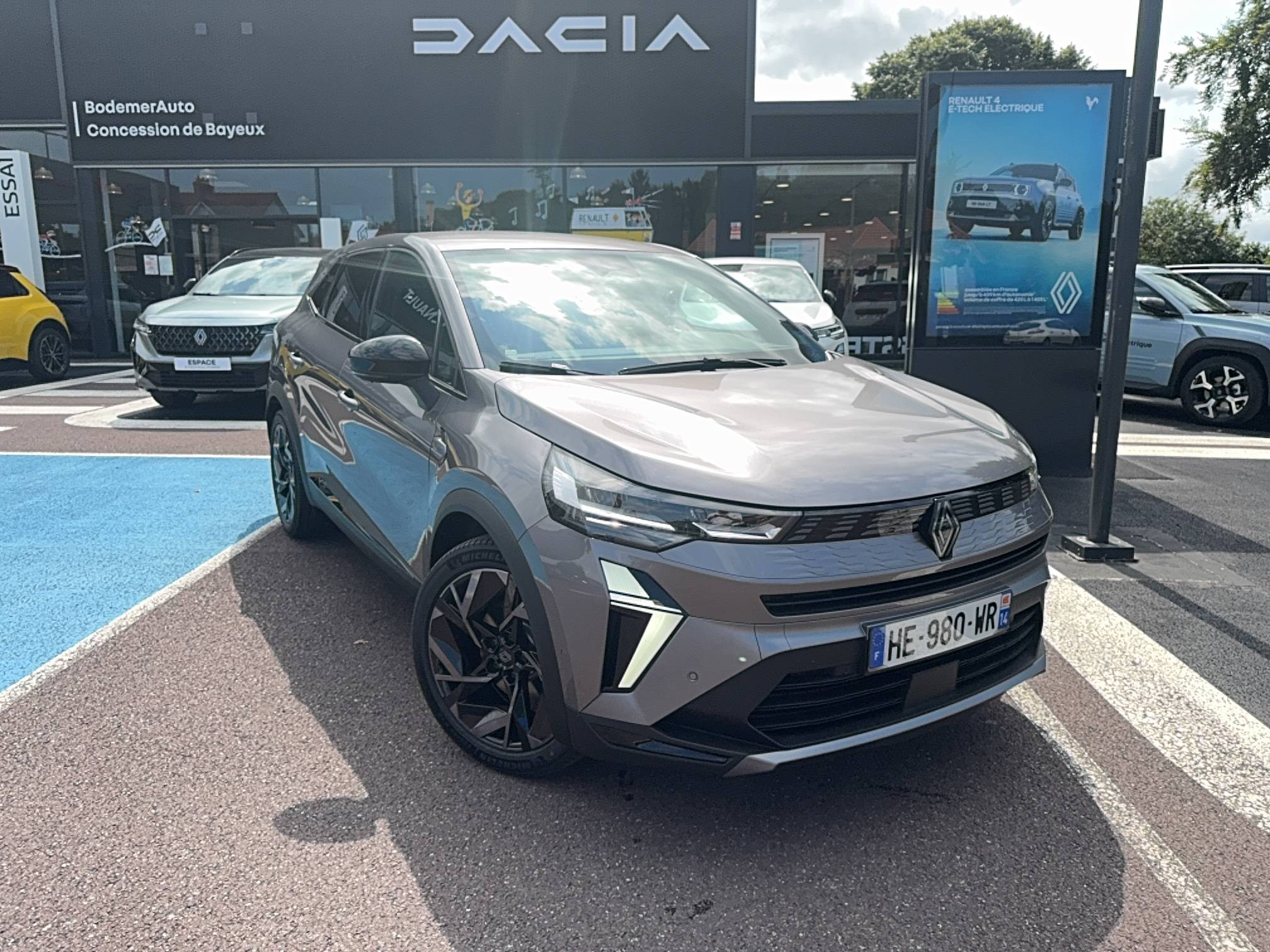 Vente en ligne Renault Symbioz  E-Tech full hybrid 145 au prix de 34 990 €