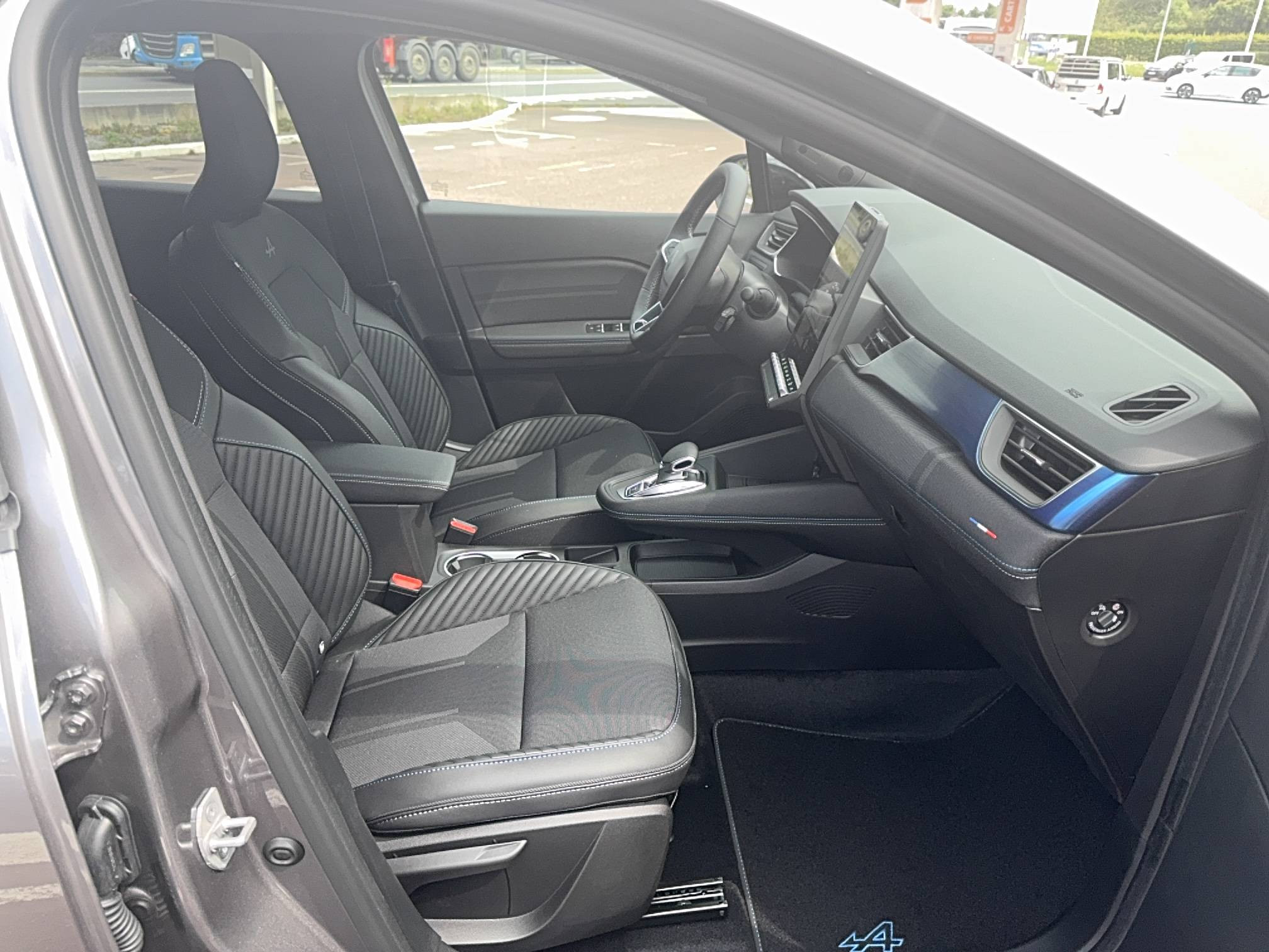 Vente en ligne Renault Symbioz  E-Tech full hybrid 145 au prix de 34 990 €