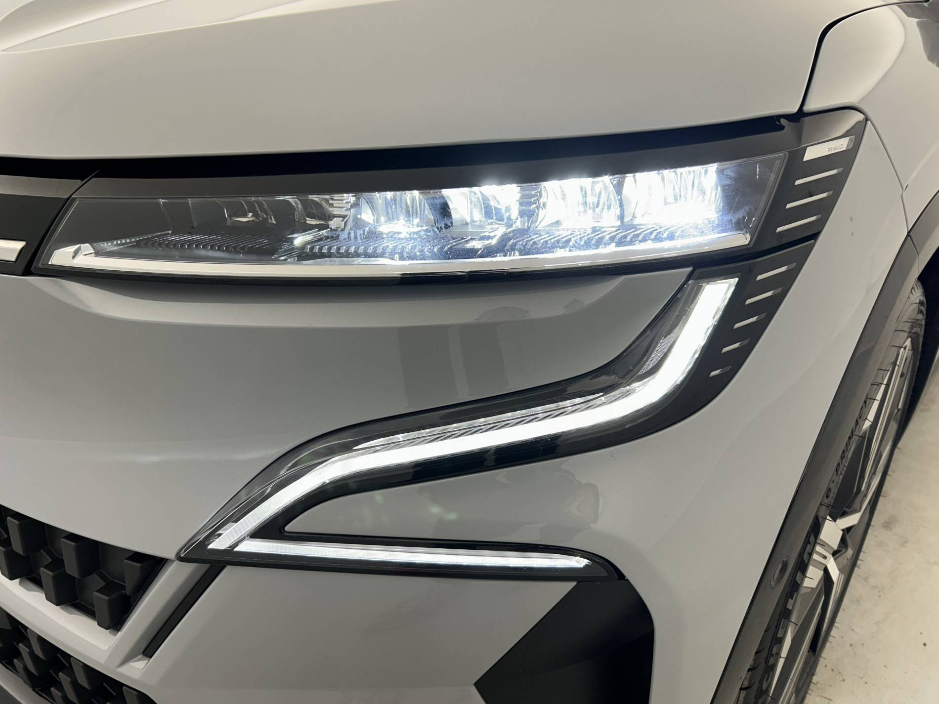 Vente en ligne Renault Megane E-Tech  EV60 220 ch super charge au prix de 23 990 €