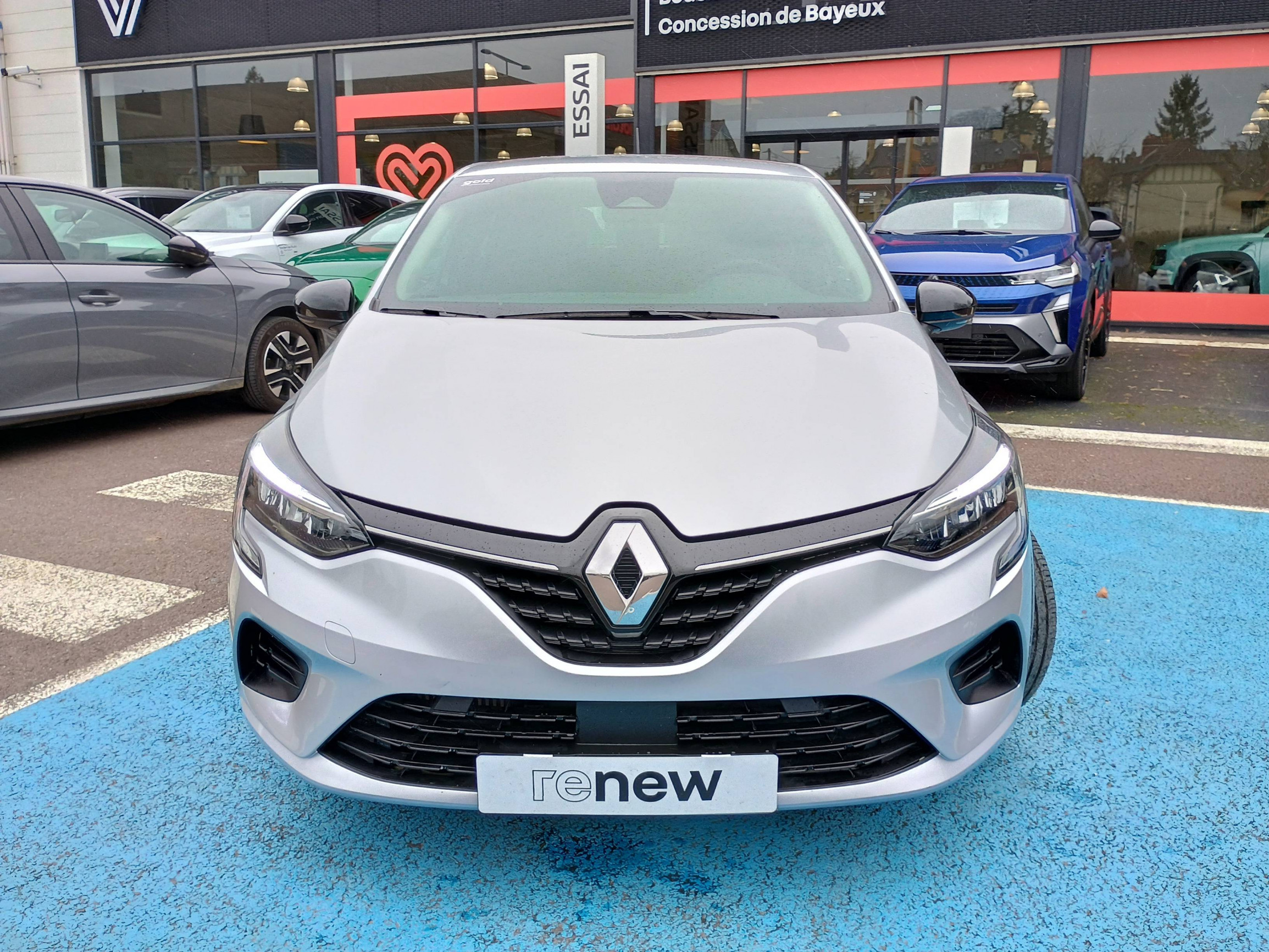 Vente en ligne Renault Clio 5 Clio TCe 90 au prix de 14 790 €