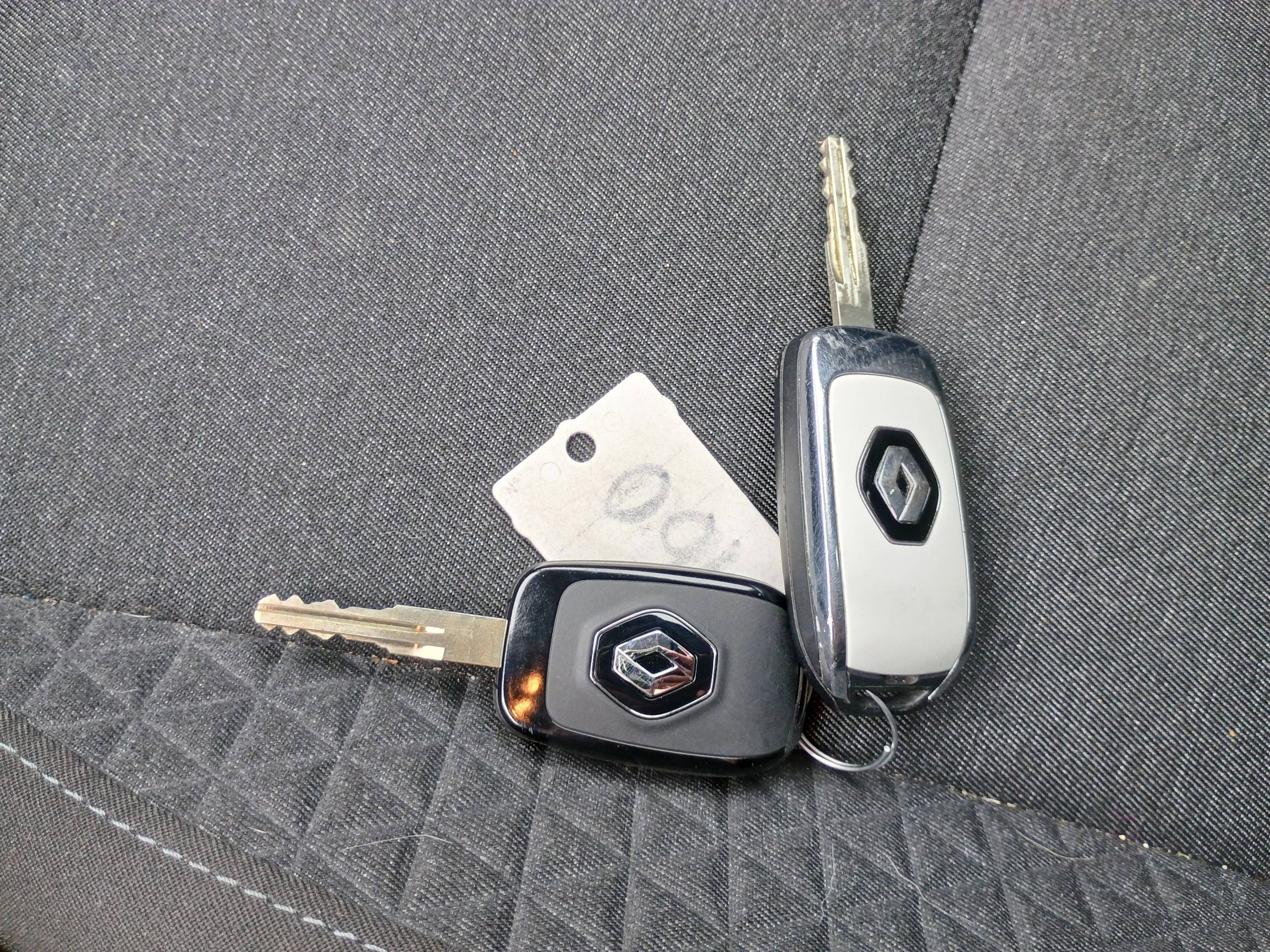 Vente en ligne Renault Clio 5 Clio TCe 90 au prix de 14 790 €