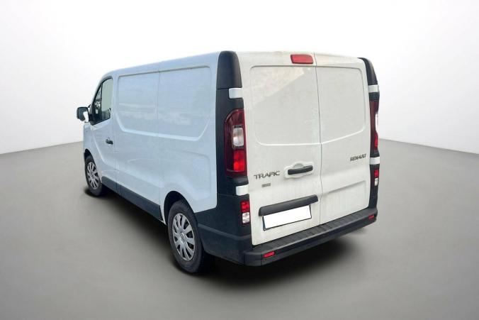 Vente en ligne Renault Trafic 3 Fourgon TRAFIC FGN L1H1 1000 KG DCI 145 ENERGY au prix de 23 590 €