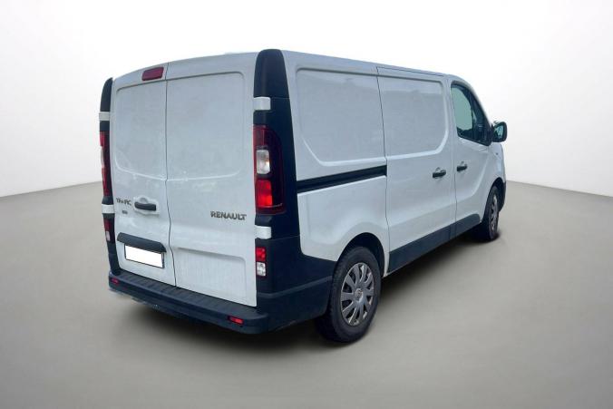 Vente en ligne Renault Trafic 3 Fourgon TRAFIC FGN L1H1 1000 KG DCI 145 ENERGY au prix de 23 590 €