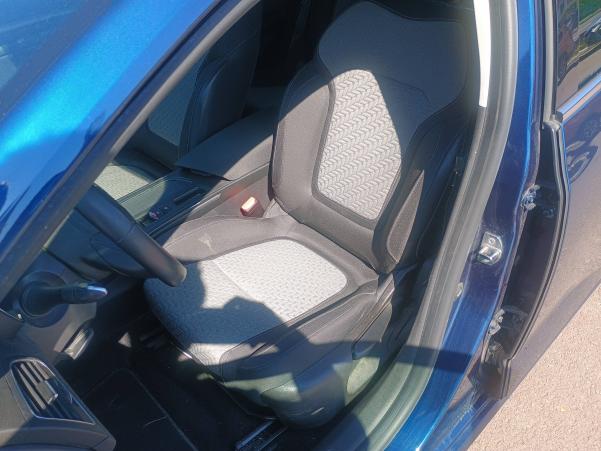 Vente en ligne Renault Megane 4 Mégane IV Berline Blue dCi 115 au prix de 14 590 €