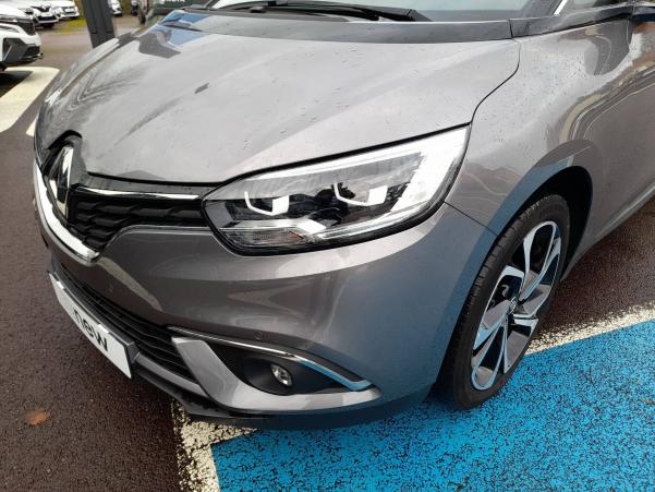 Vente en ligne Renault Grand Scenic 4 Grand Scenic Blue dCi 150 au prix de 21 590 €