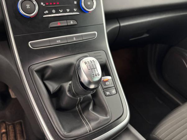 Vente en ligne Renault Grand Scenic 4 Grand Scenic Blue dCi 120 - 21 au prix de 18 990 €