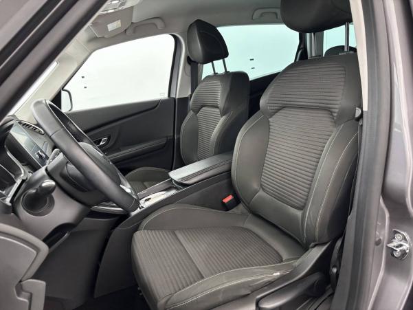 Vente en ligne Renault Grand Scenic 4 Grand Scenic Blue dCi 120 - 21 au prix de 18 990 €