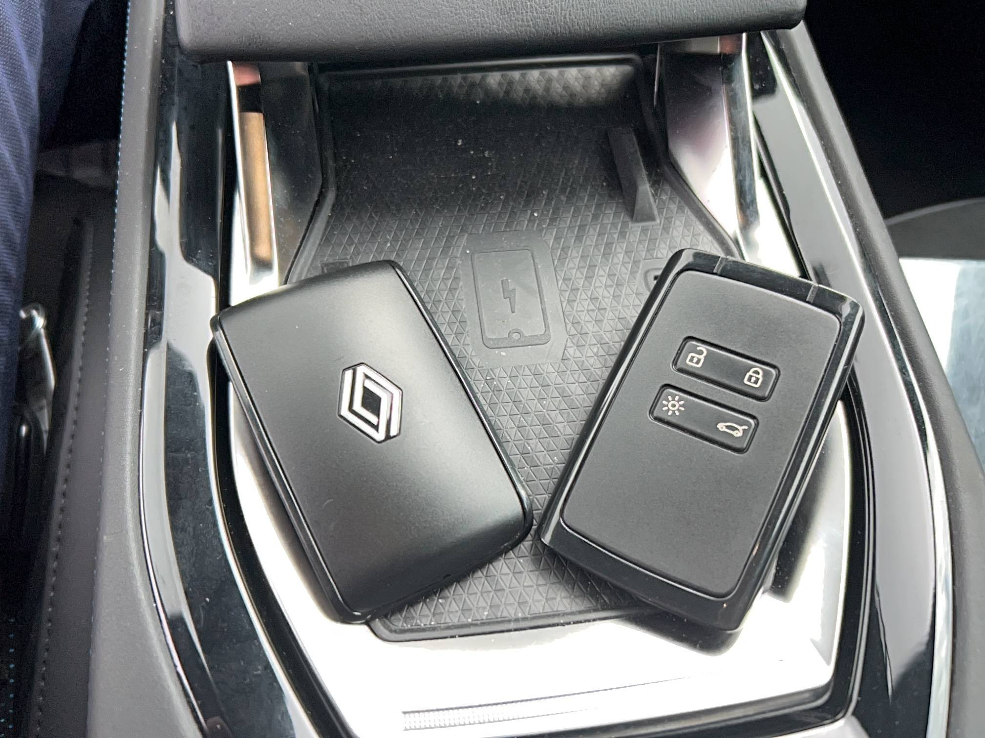 Vente en ligne Renault Rafale  E-Tech full hybrid 200 au prix de 44 490 €