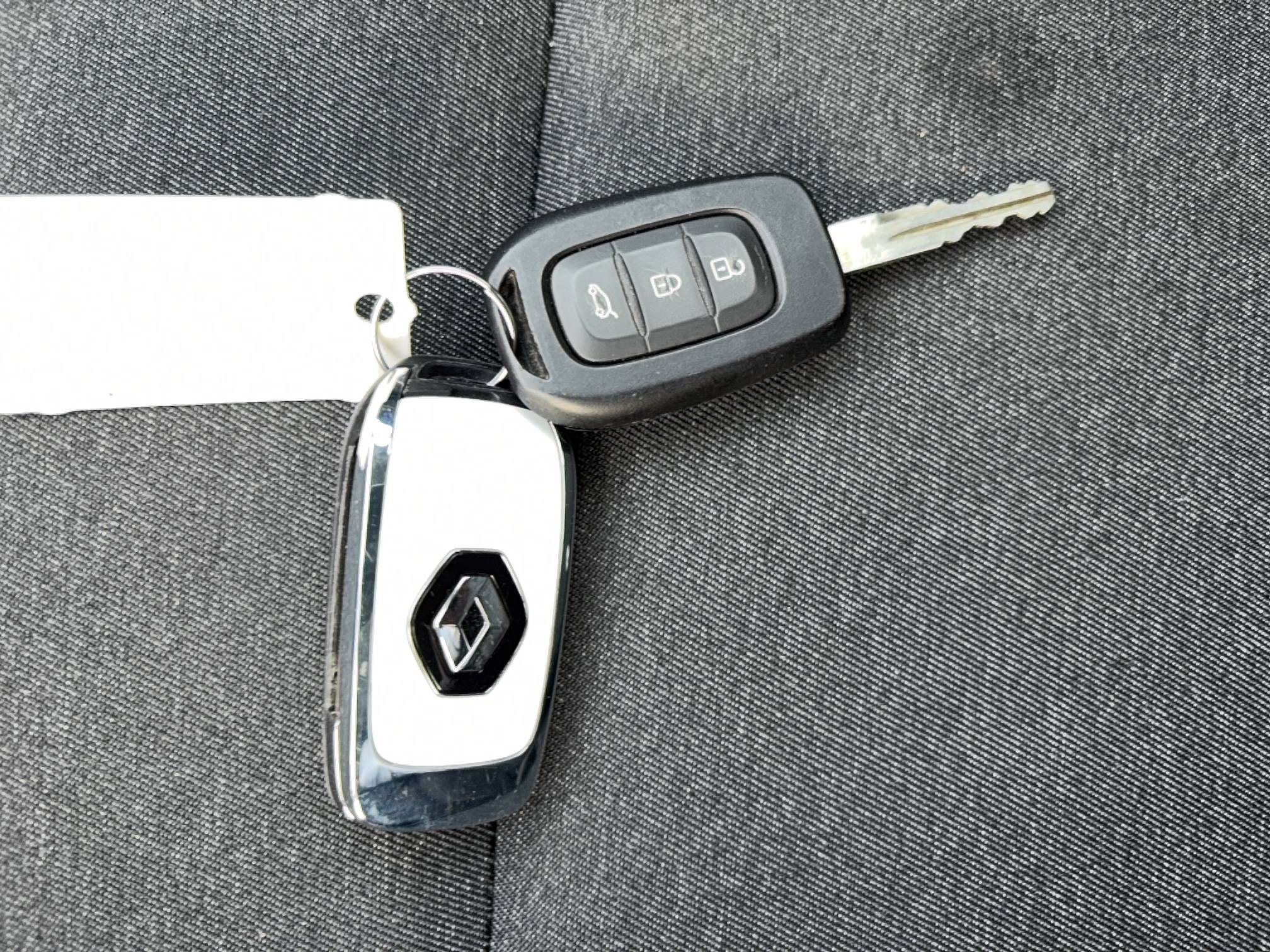 Vente en ligne Renault Clio 5 Clio TCe 90 au prix de 14 790 €