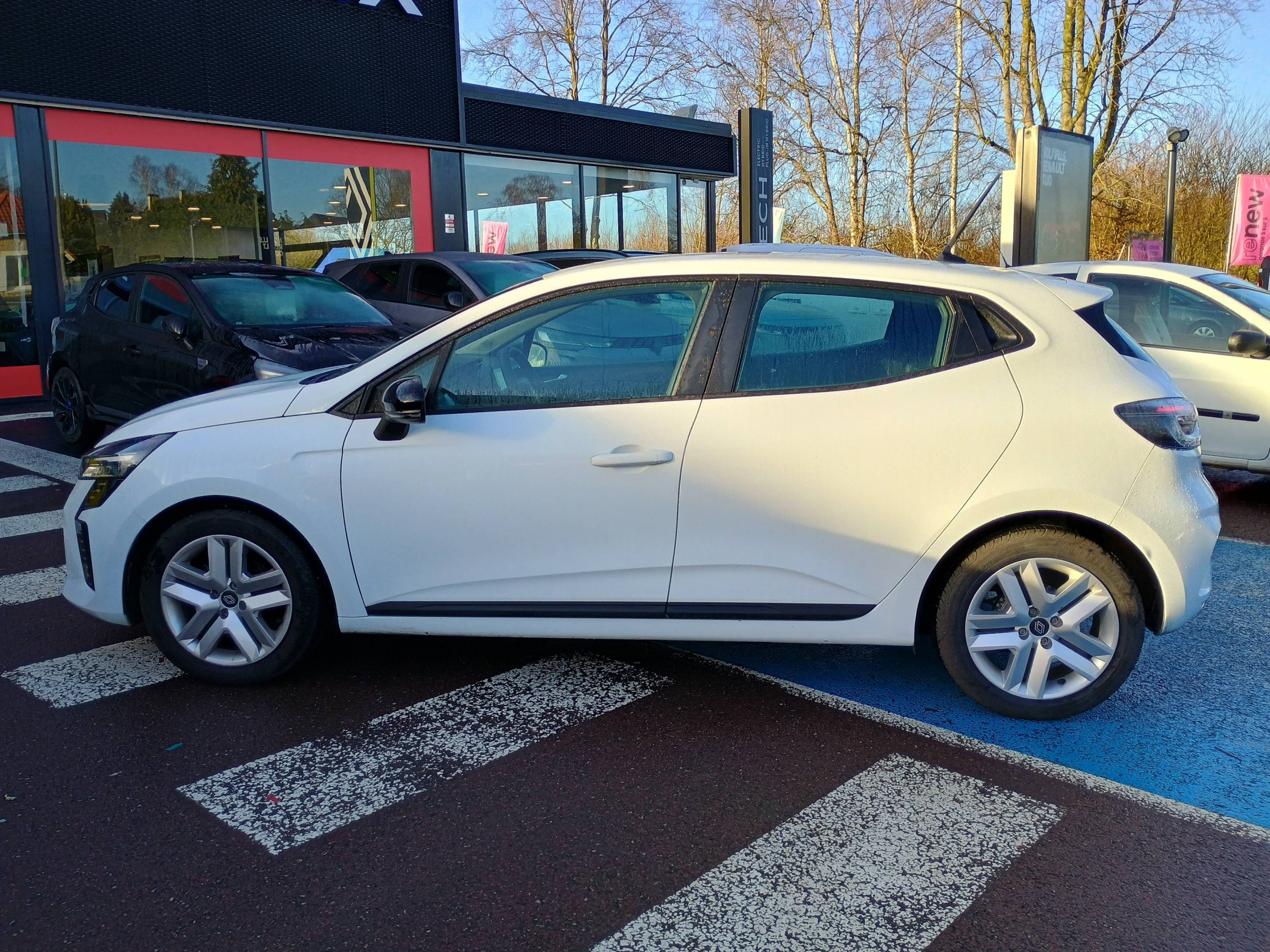 Vente en ligne Renault Clio 5 Clio SCe 65 au prix de 14 990 €