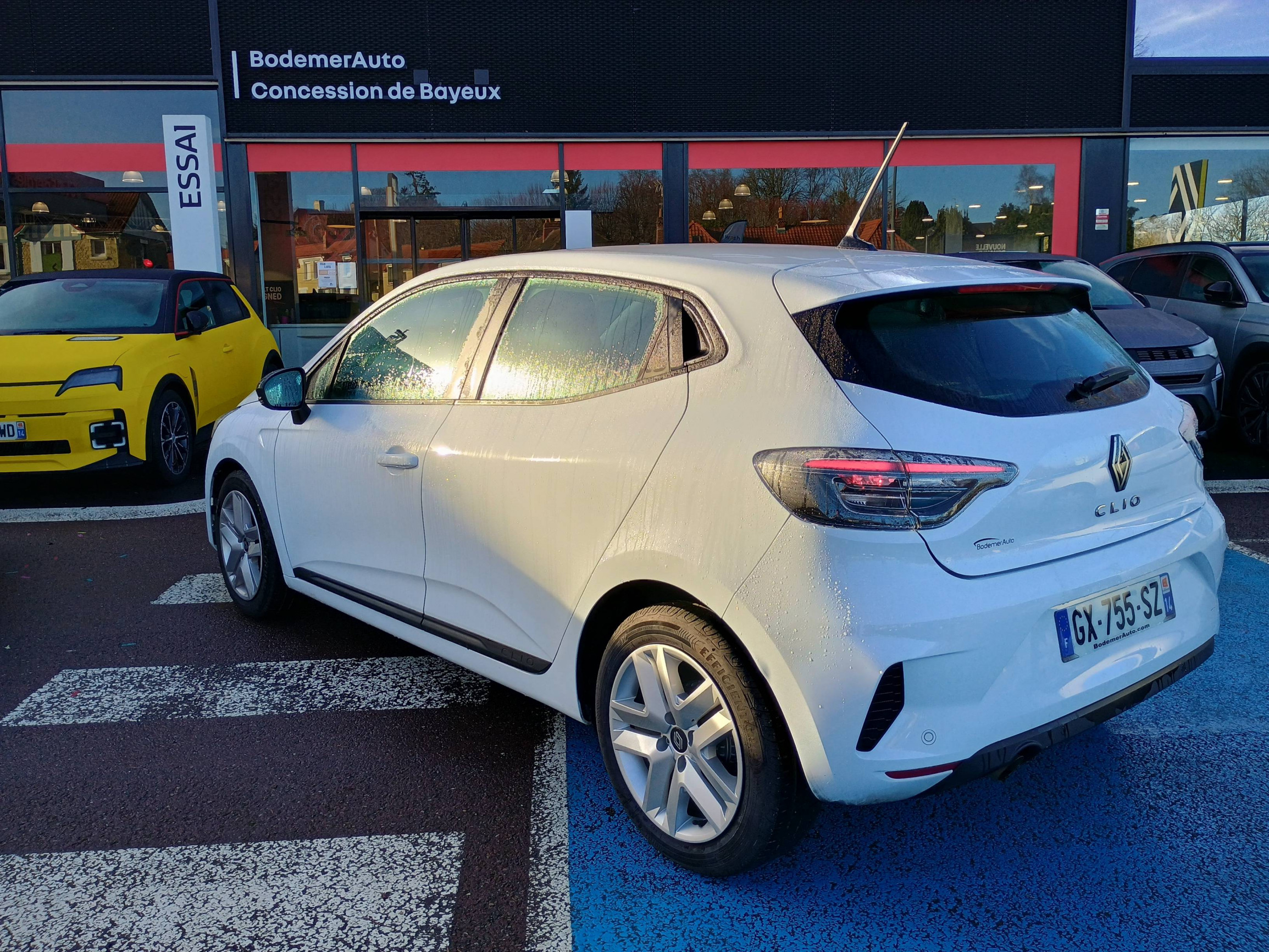 Vente en ligne Renault Clio 5 Clio SCe 65 au prix de 14 990 €