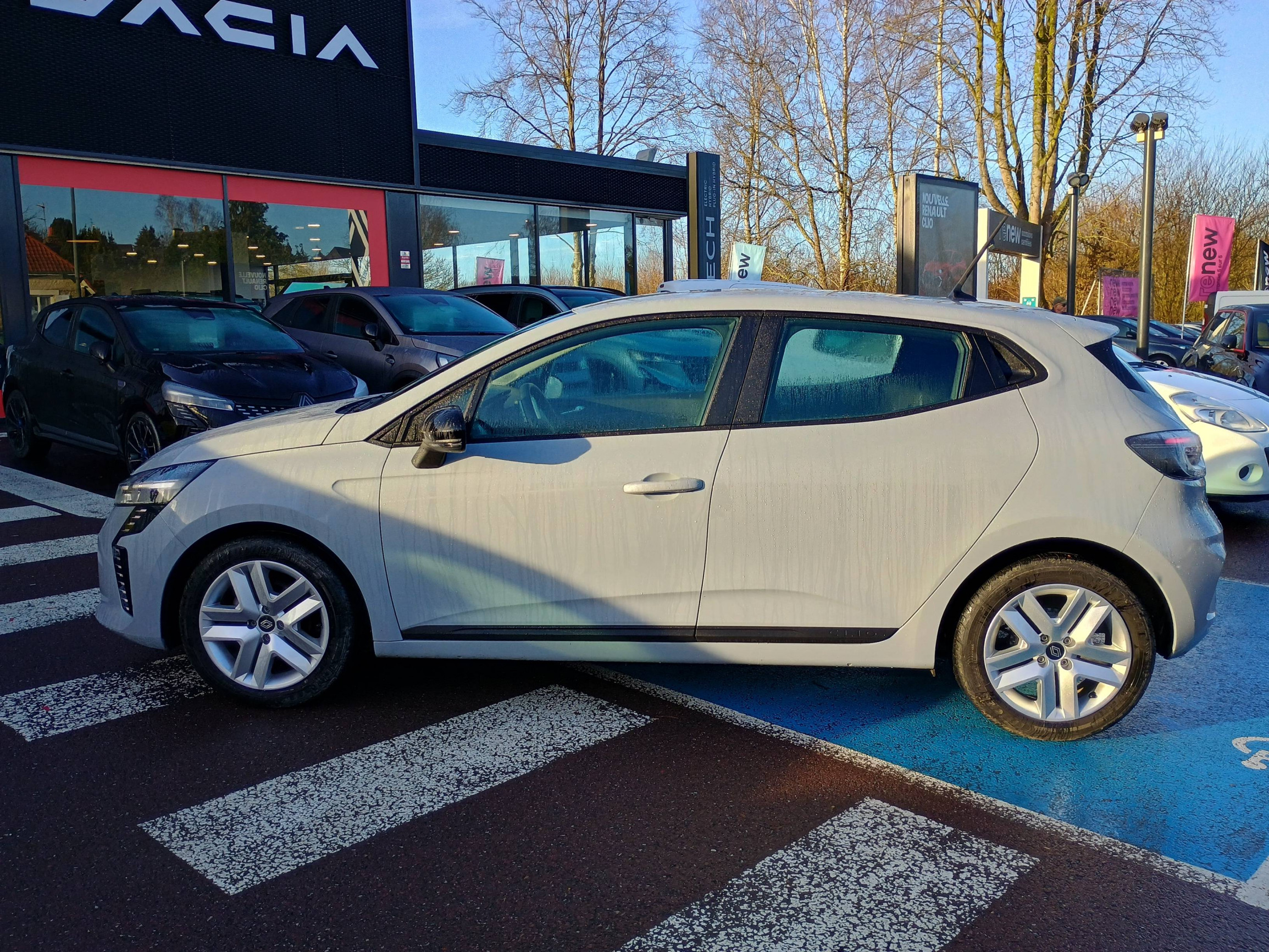 Vente en ligne Renault Clio 5 Clio SCe 65 au prix de 14 990 €