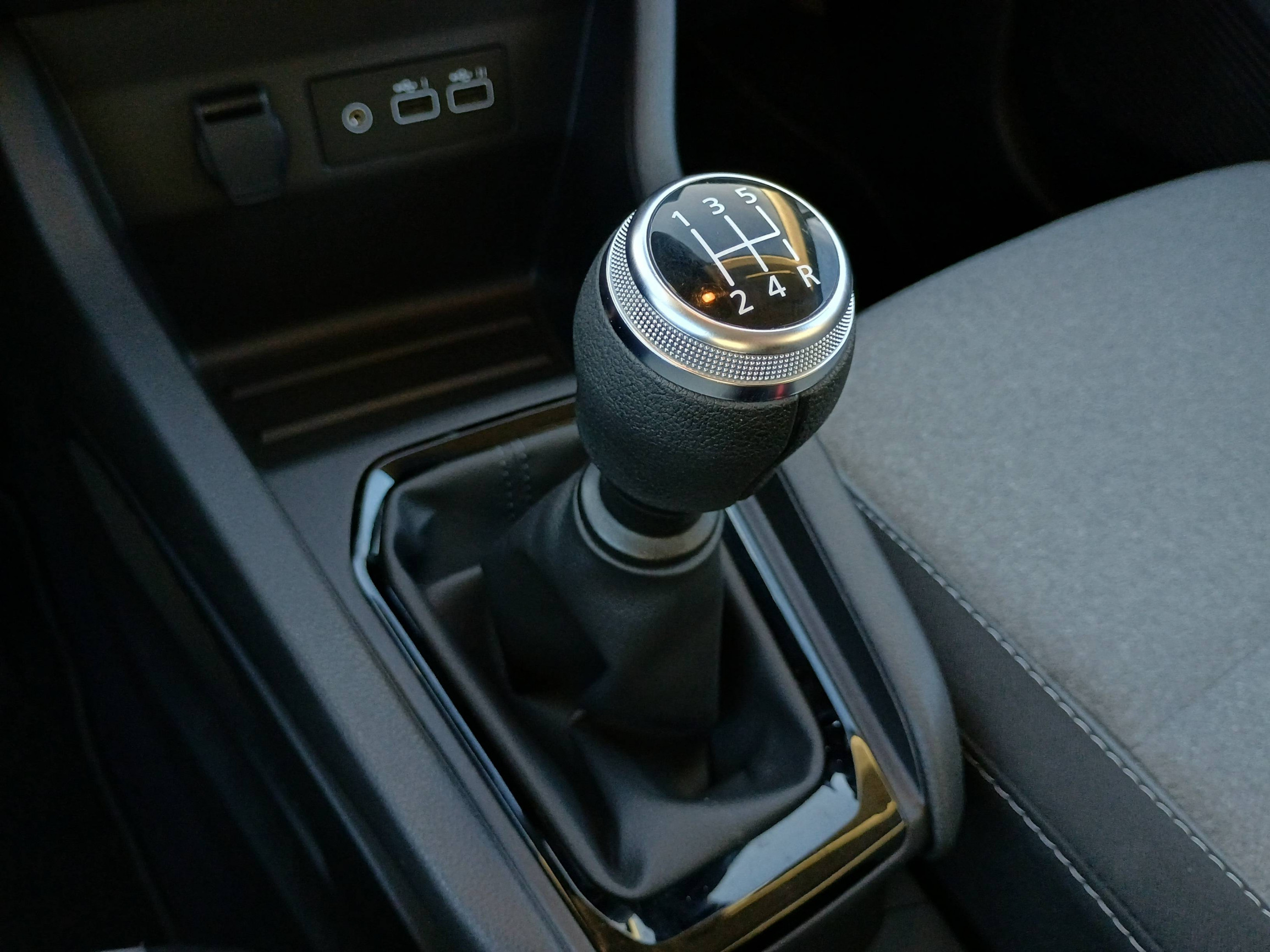 Vente en ligne Renault Clio 5 Clio SCe 65 au prix de 14 990 €