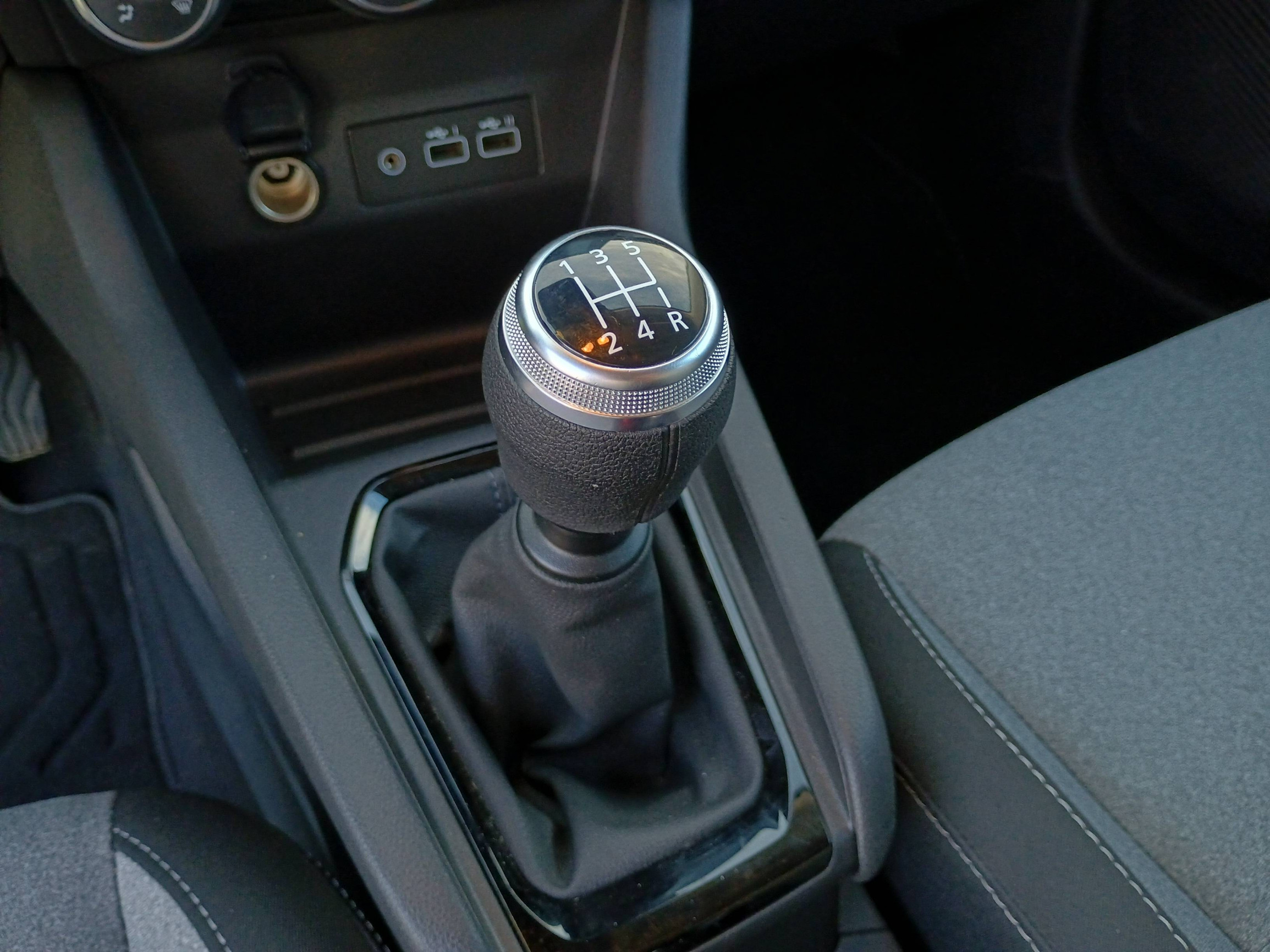 Vente en ligne Renault Clio 5 Clio SCe 65 au prix de 14 990 €