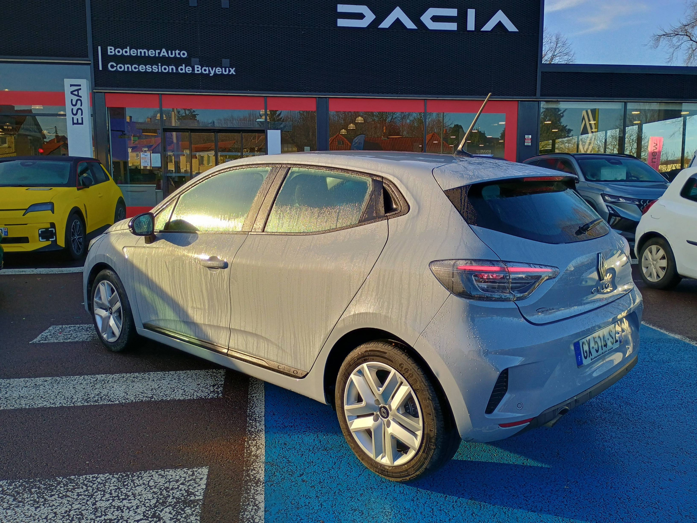 Vente en ligne Renault Clio 5 Clio SCe 65 au prix de 14 990 €