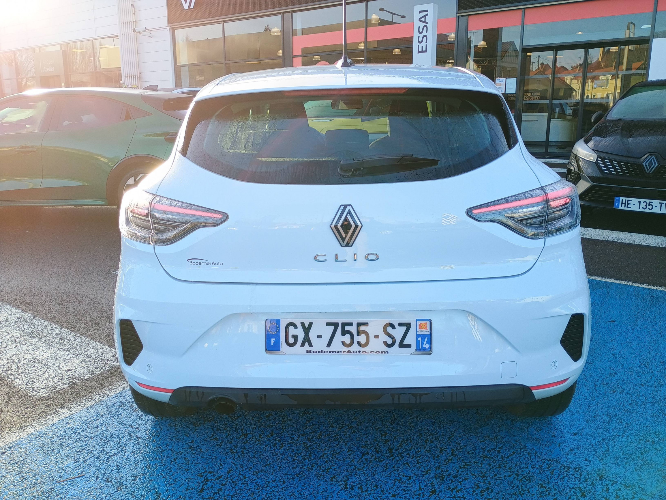 Vente en ligne Renault Clio 5 Clio SCe 65 au prix de 14 990 €