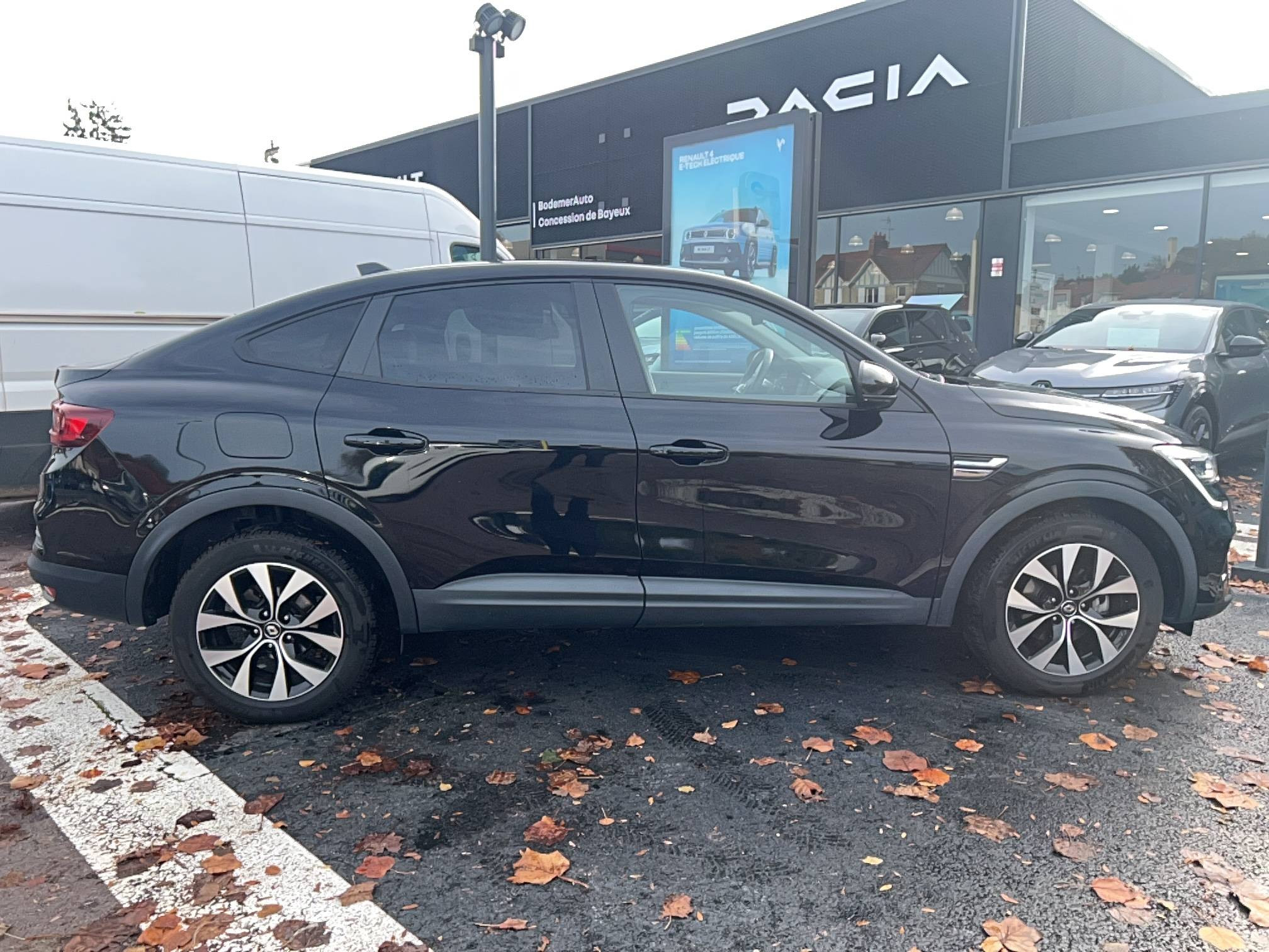 Vente en ligne Renault Arkana  E-Tech hybride 145 - 22 au prix de 20 590 €