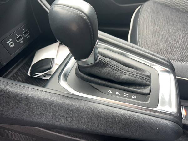 Vente en ligne Renault Captur  TCe 140 EDC au prix de 17 990 €