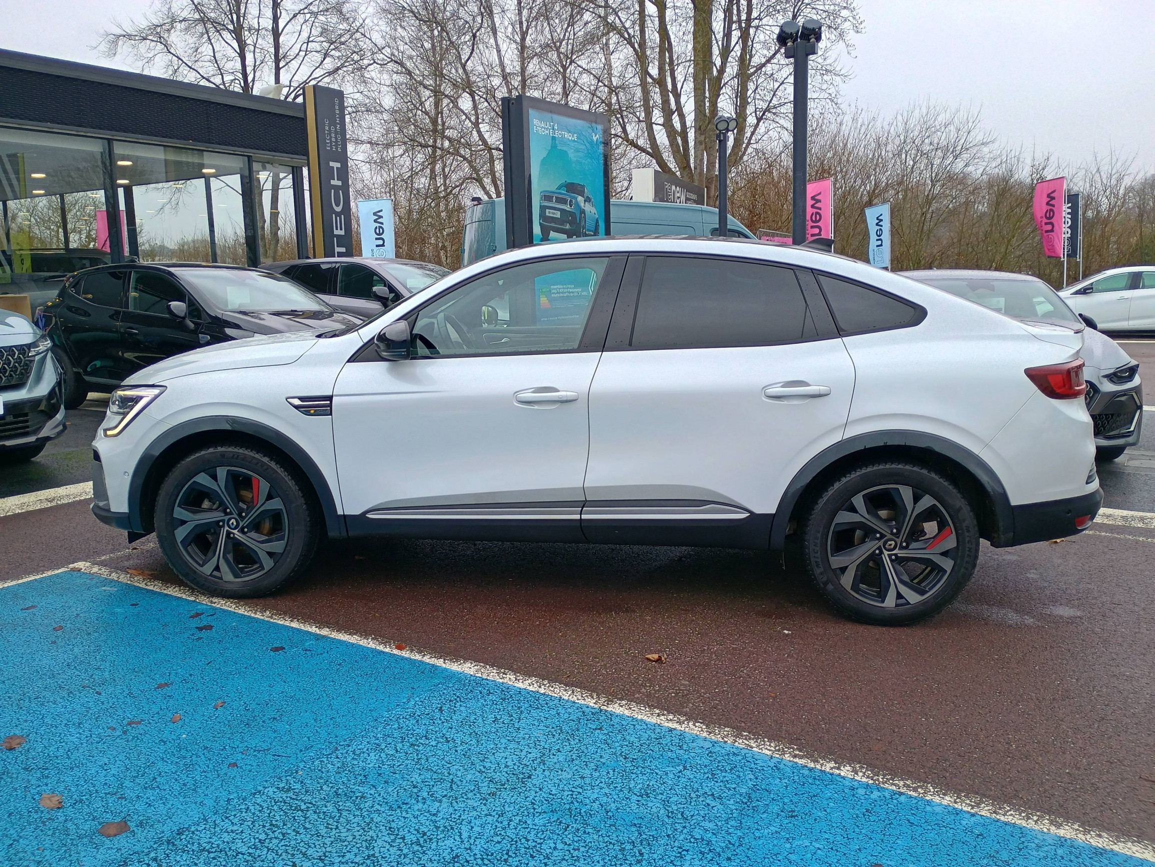 Vente en ligne Renault Arkana  E-Tech 145 - 21B au prix de 20 990 €