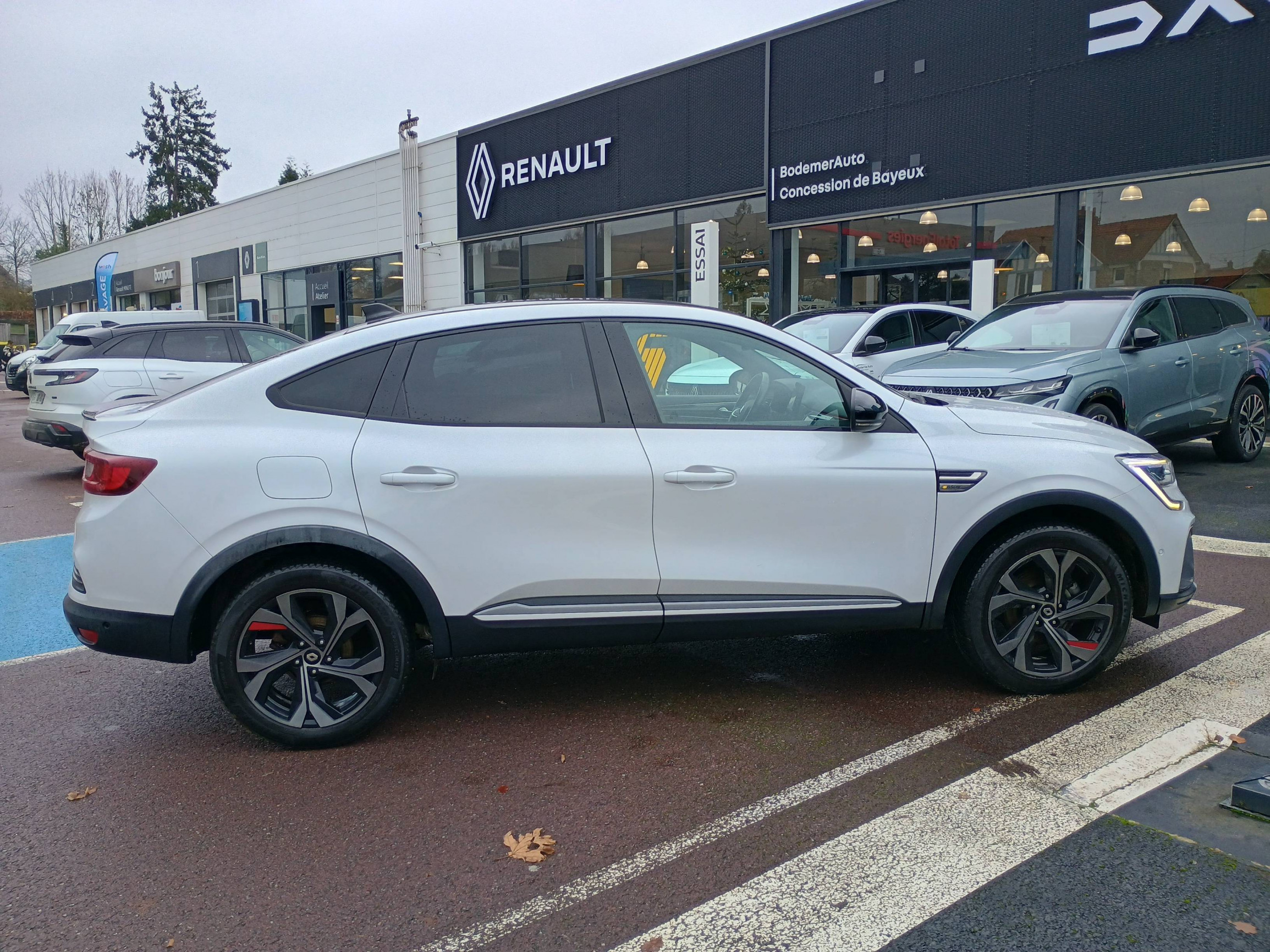 Vente en ligne Renault Arkana  E-Tech 145 - 21B au prix de 20 990 €