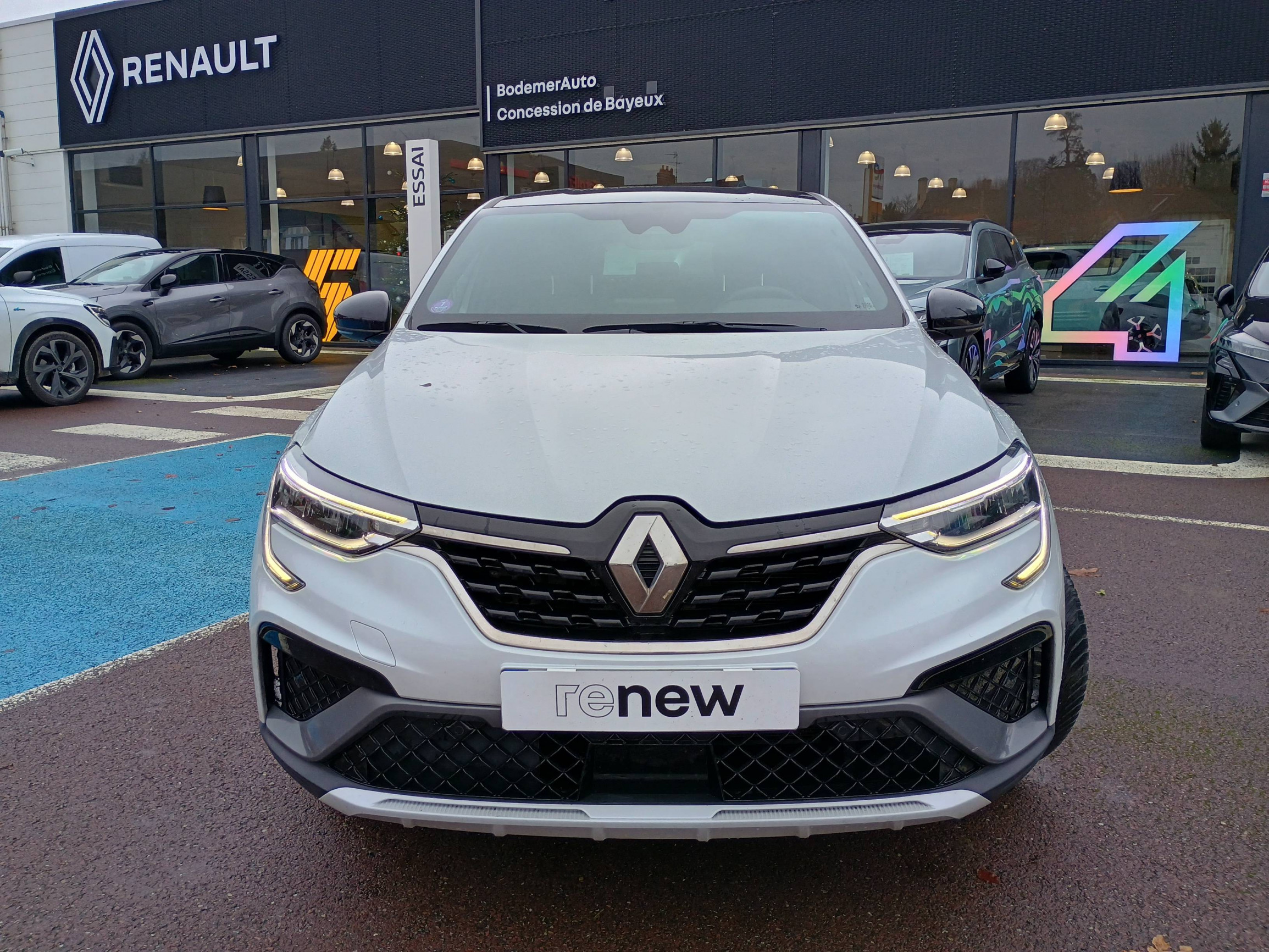 Vente en ligne Renault Arkana  E-Tech 145 - 21B au prix de 20 990 €