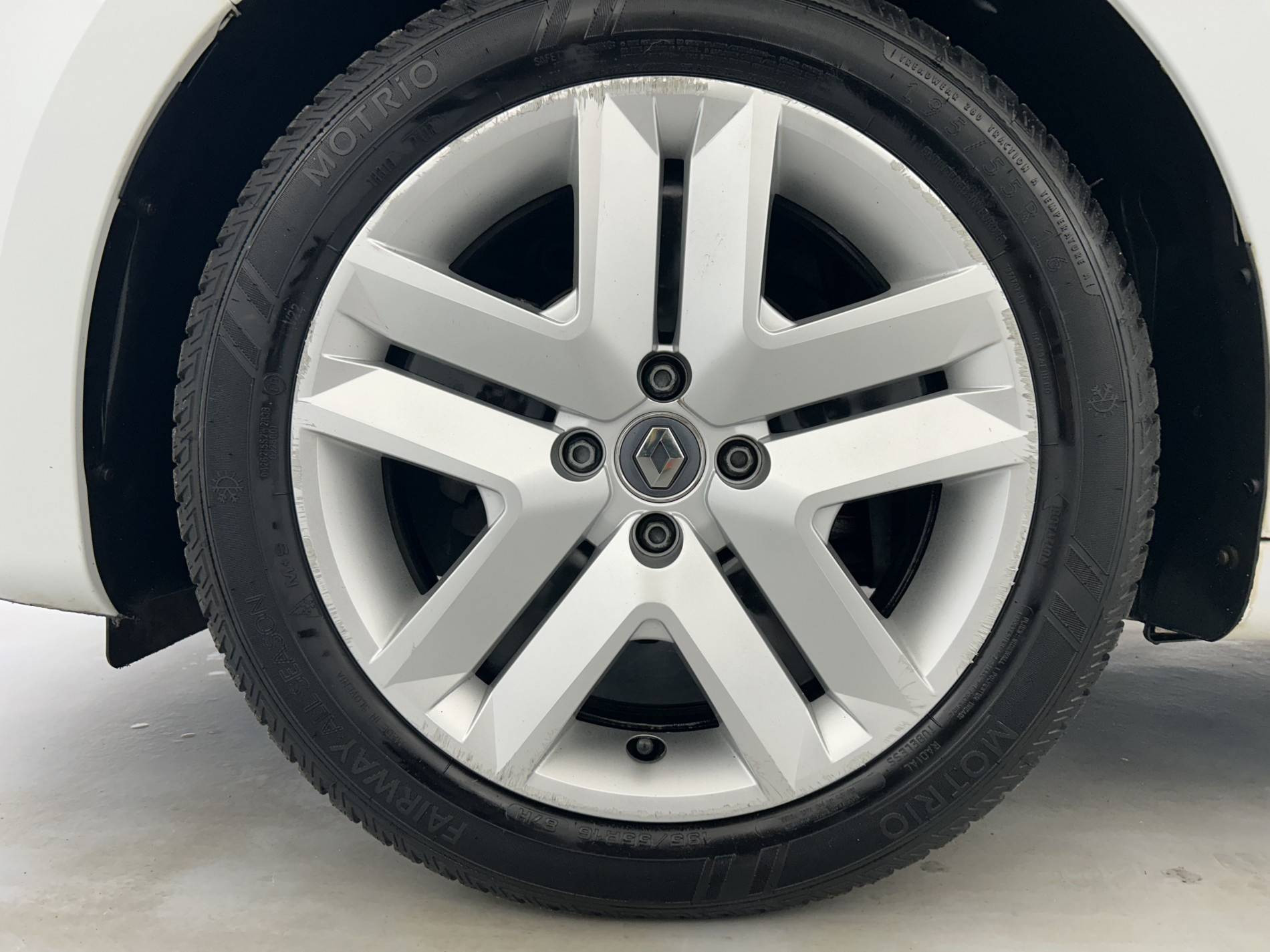 Vente en ligne Renault Clio 5 Clio SCe 65 - 21 au prix de 11 590 €