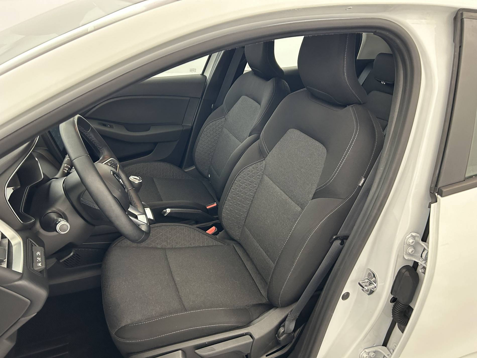 Vente en ligne Renault Clio 5 Clio SCe 65 - 21 au prix de 11 590 €