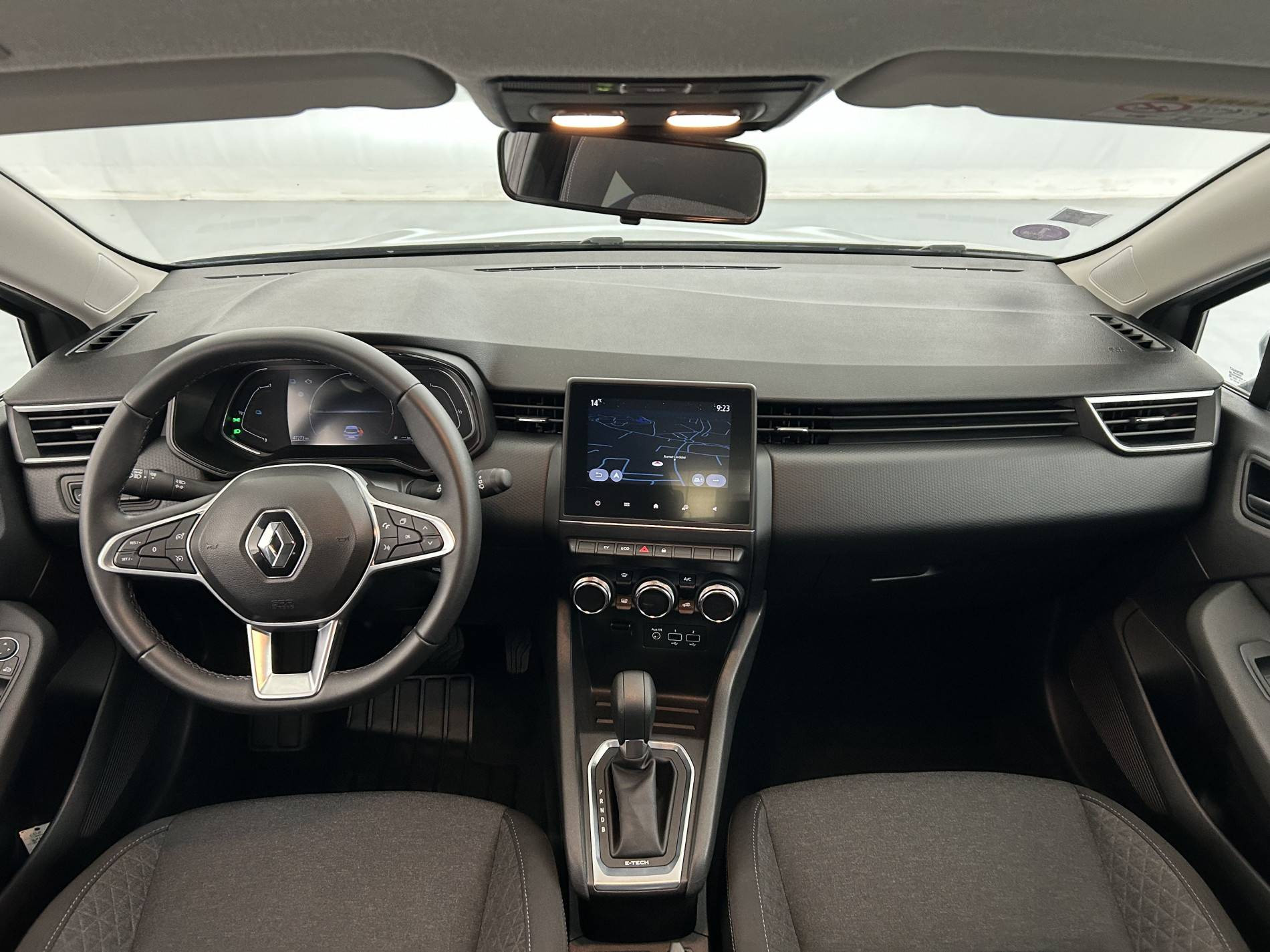 Vente en ligne Renault Clio 5 Clio E-Tech 140 - 21N au prix de 15 590 €