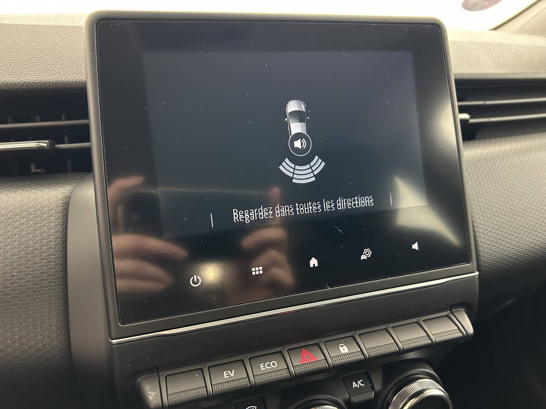 Vente en ligne Renault Clio 5 Clio E-Tech 140 - 21N au prix de 15 590 €