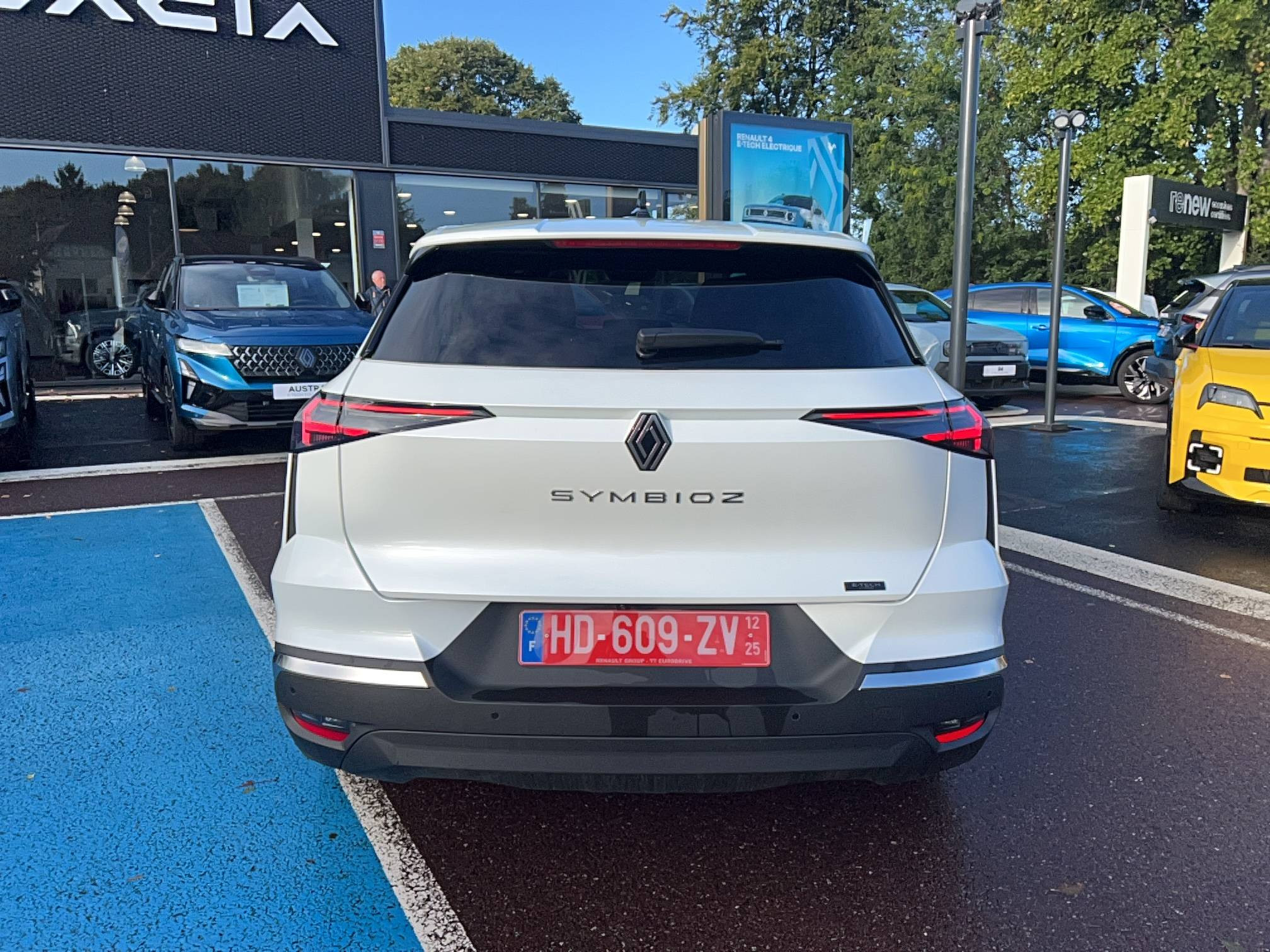 Vente en ligne Renault Symbioz  E-Tech full hybrid 145 au prix de 29 990 €