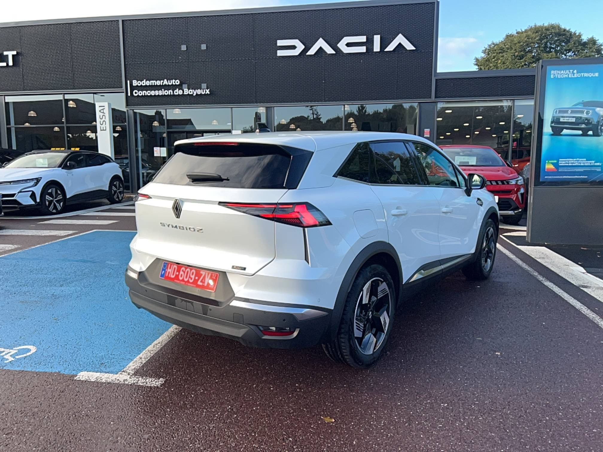 Vente en ligne Renault Symbioz  E-Tech full hybrid 145 au prix de 29 990 €