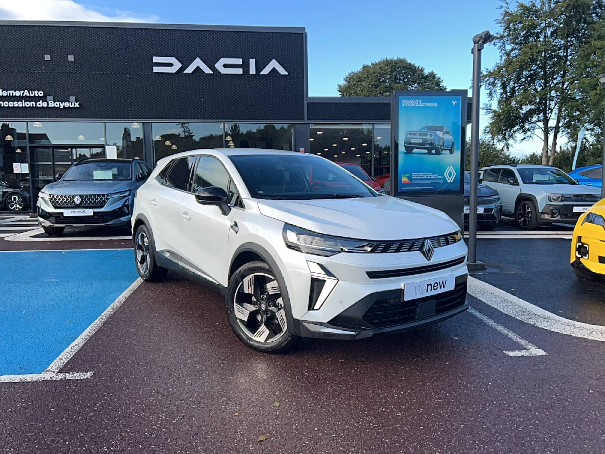 Vente en ligne Renault Symbioz  E-Tech full hybrid 145 au prix de 29 990 €