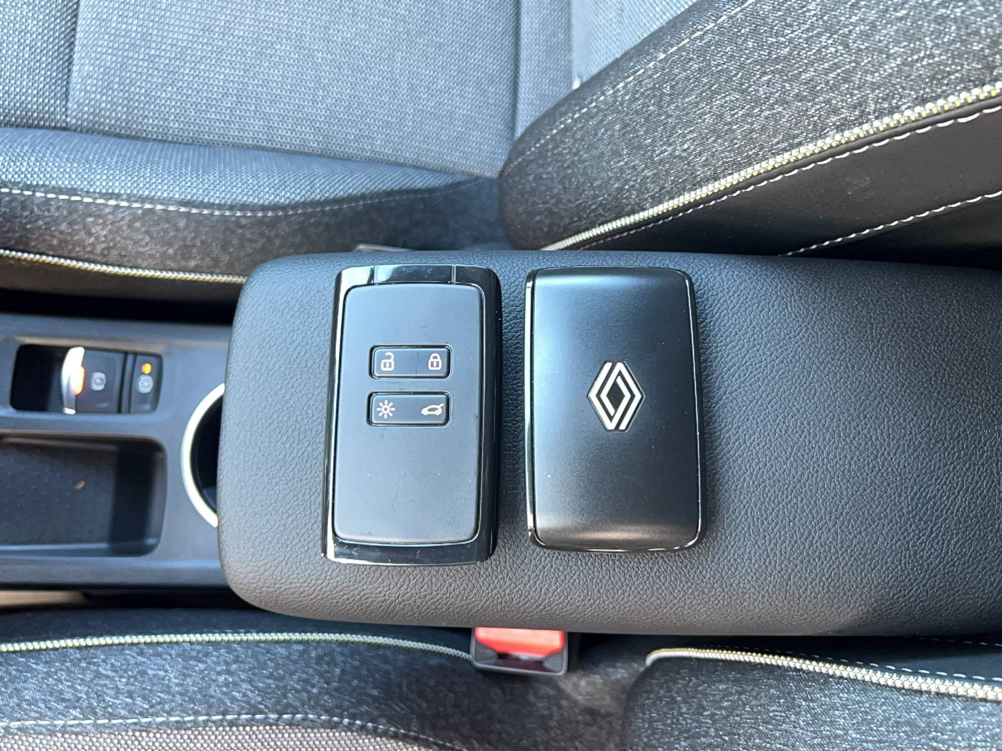 Vente en ligne Renault Symbioz  E-Tech full hybrid 145 au prix de 29 990 €