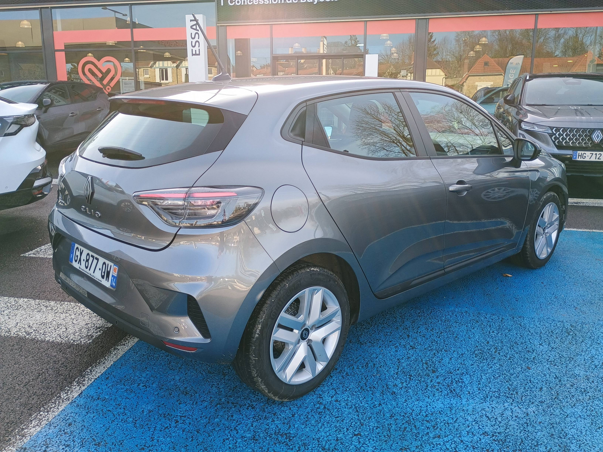 Vente en ligne Renault Clio 5 Clio SCe 65 au prix de 14 990 €