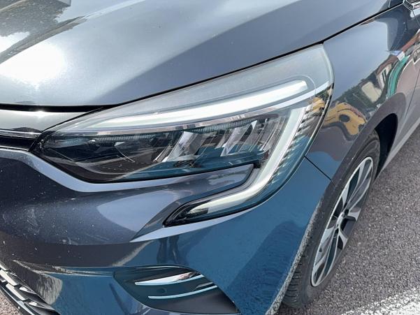 Vente en ligne Renault Clio 5 Clio Blue dCi 100 - 21N au prix de 15 990 €