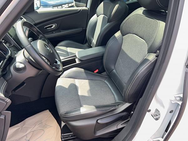 Vente en ligne Renault Grand Scenic 4 Grand Scenic TCe 140 FAP - 21 au prix de 20 990 €