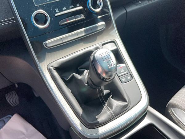 Vente en ligne Renault Grand Scenic 4 Grand Scenic TCe 140 FAP - 21 au prix de 20 990 €