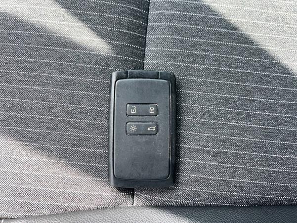 Vente en ligne Renault Grand Scenic 4 Grand Scenic TCe 140 FAP - 21 au prix de 20 990 €