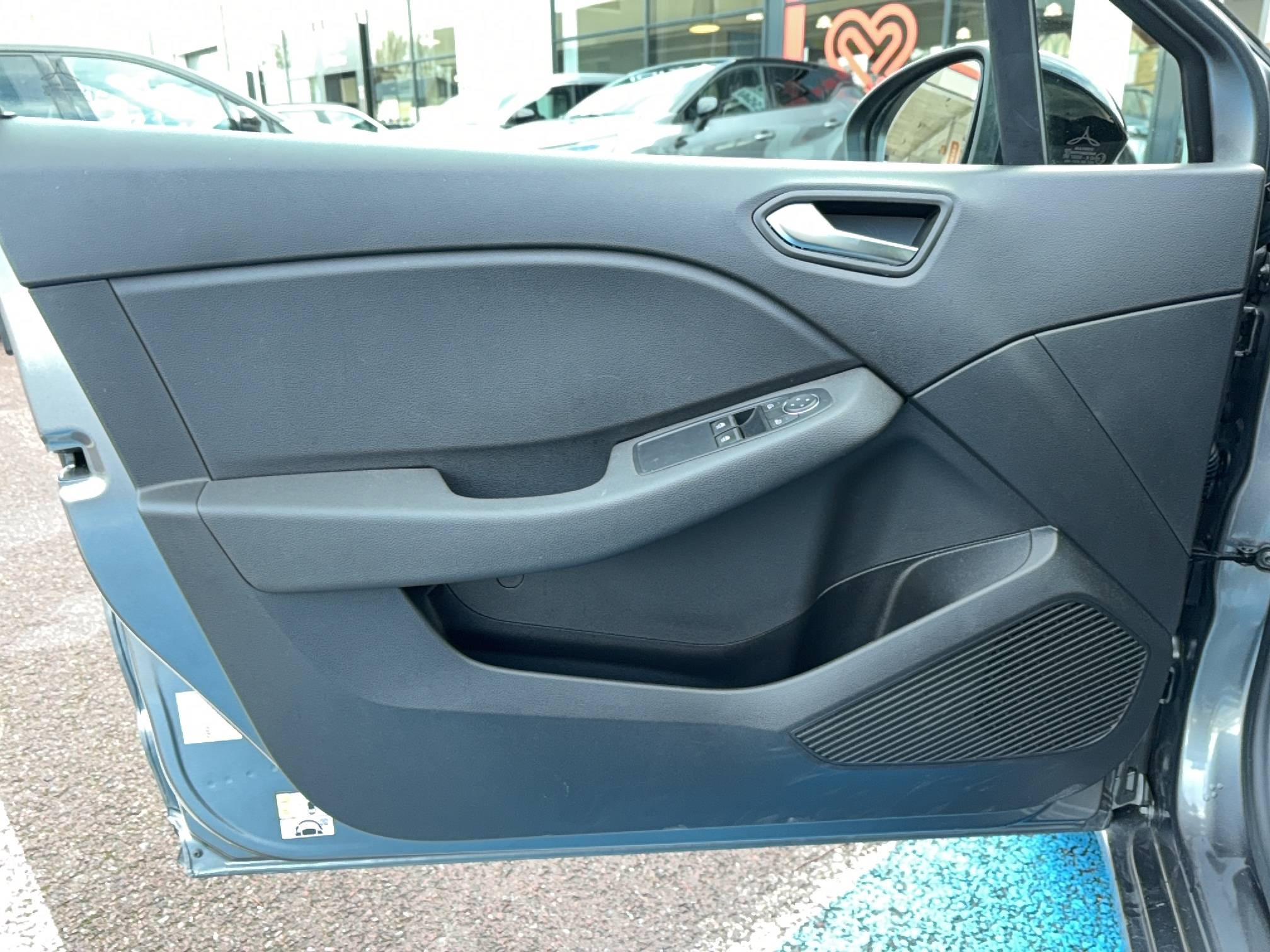 Vente en ligne Renault Clio 5 Clio TCe 90 au prix de 14 990 €