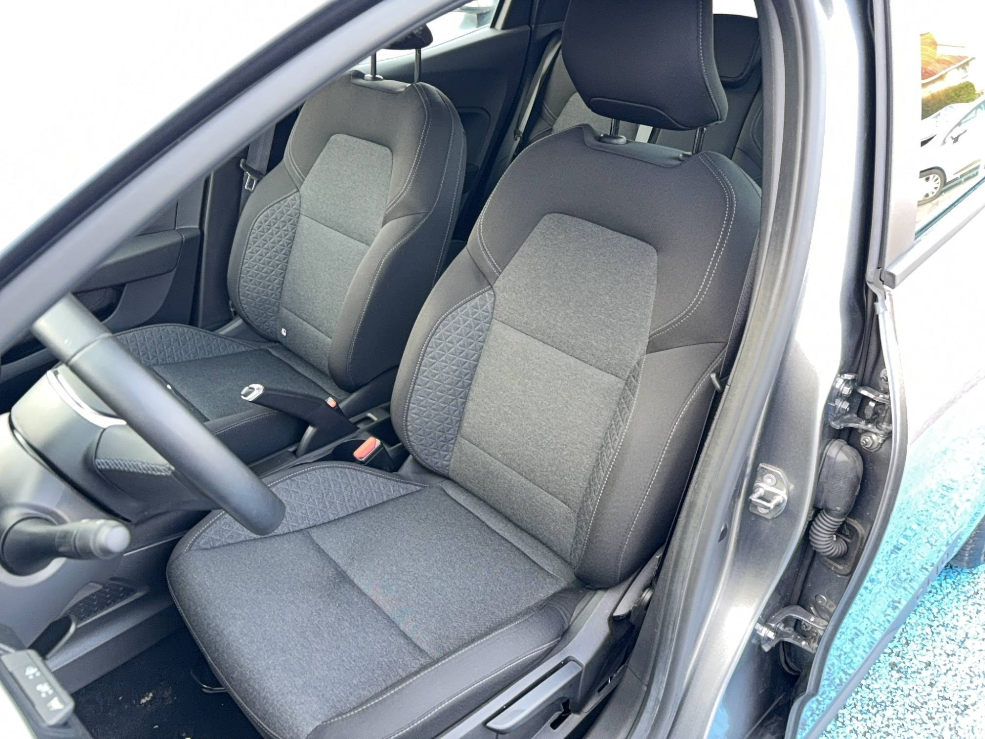 Vente en ligne Renault Clio 5 Clio TCe 90 au prix de 14 990 €