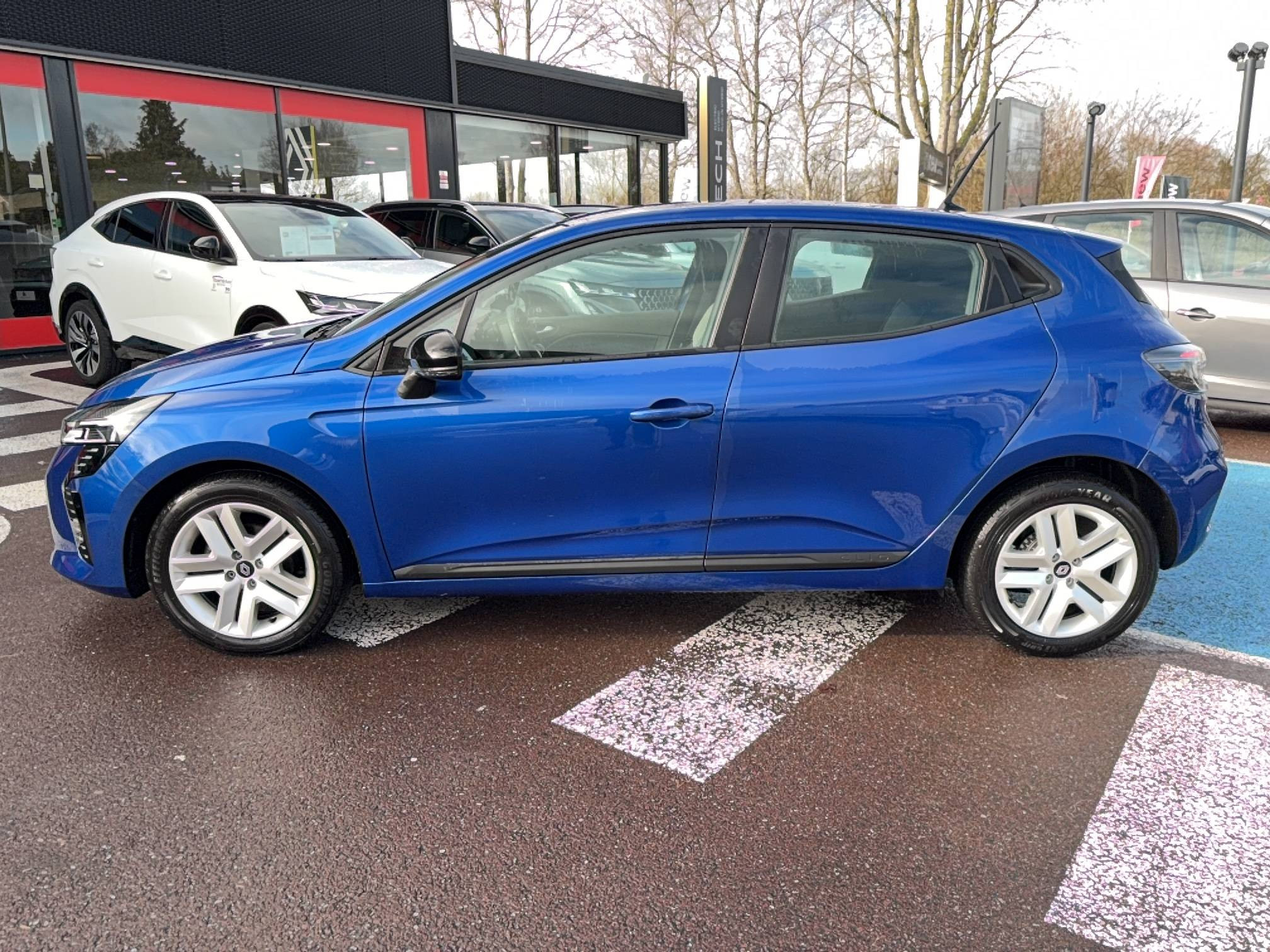 Vente en ligne Renault Clio 5 Clio TCe 90 au prix de 14 990 €