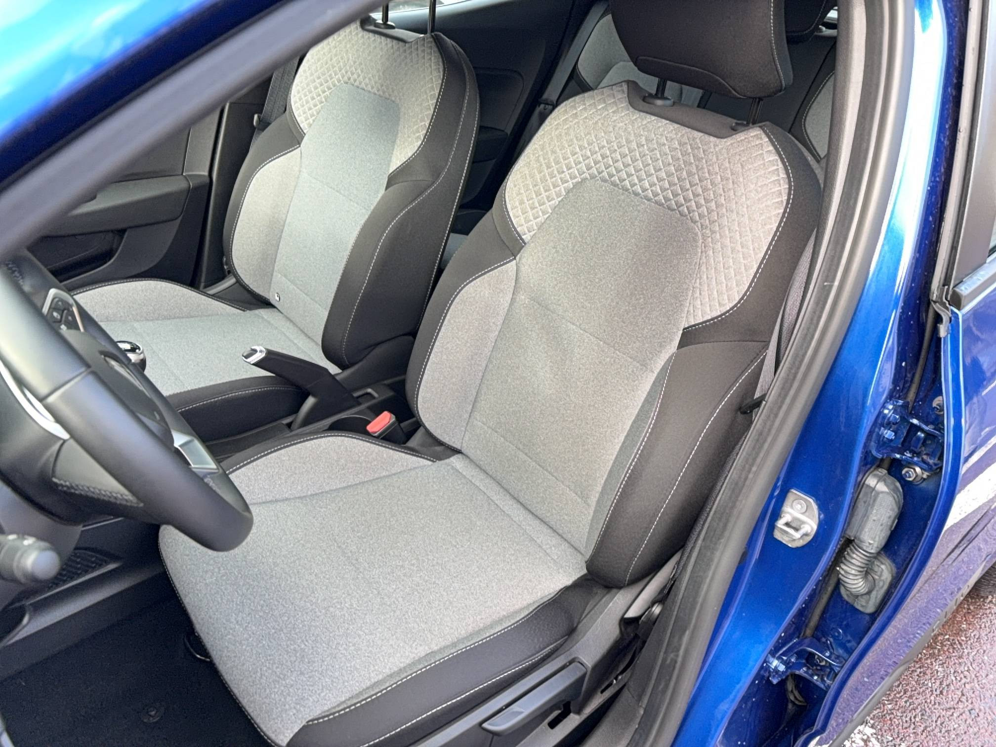 Vente en ligne Renault Clio 5 Clio TCe 90 au prix de 14 990 €