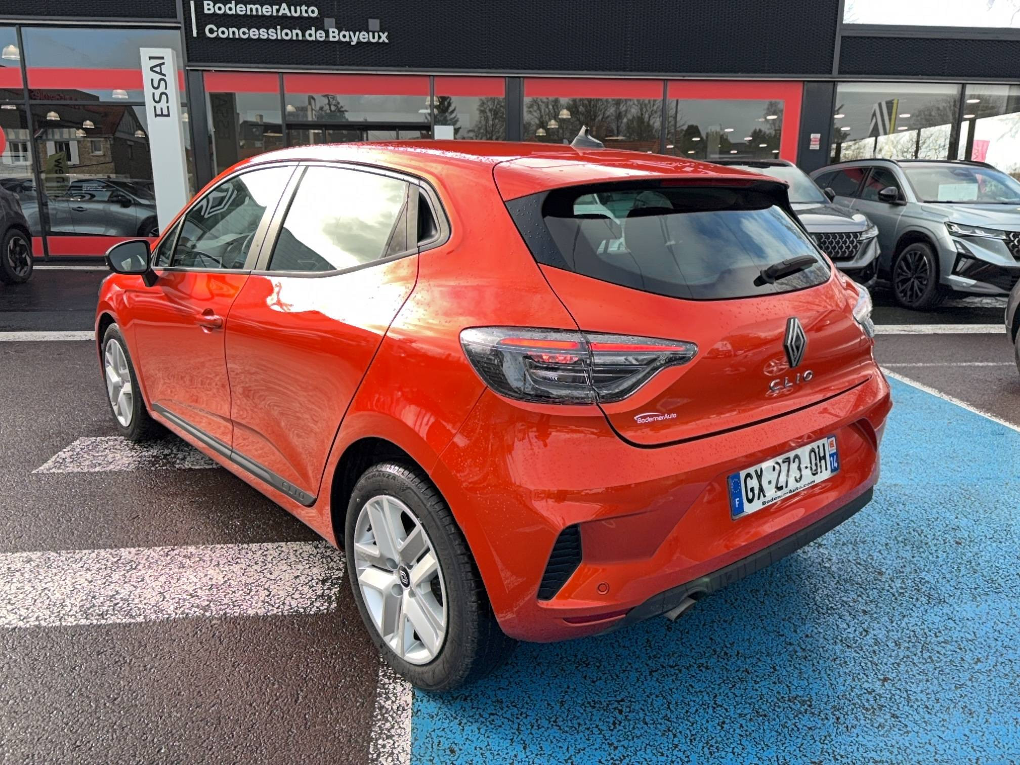 Vente en ligne Renault Clio 5 Clio SCe 65 au prix de 13 990 €