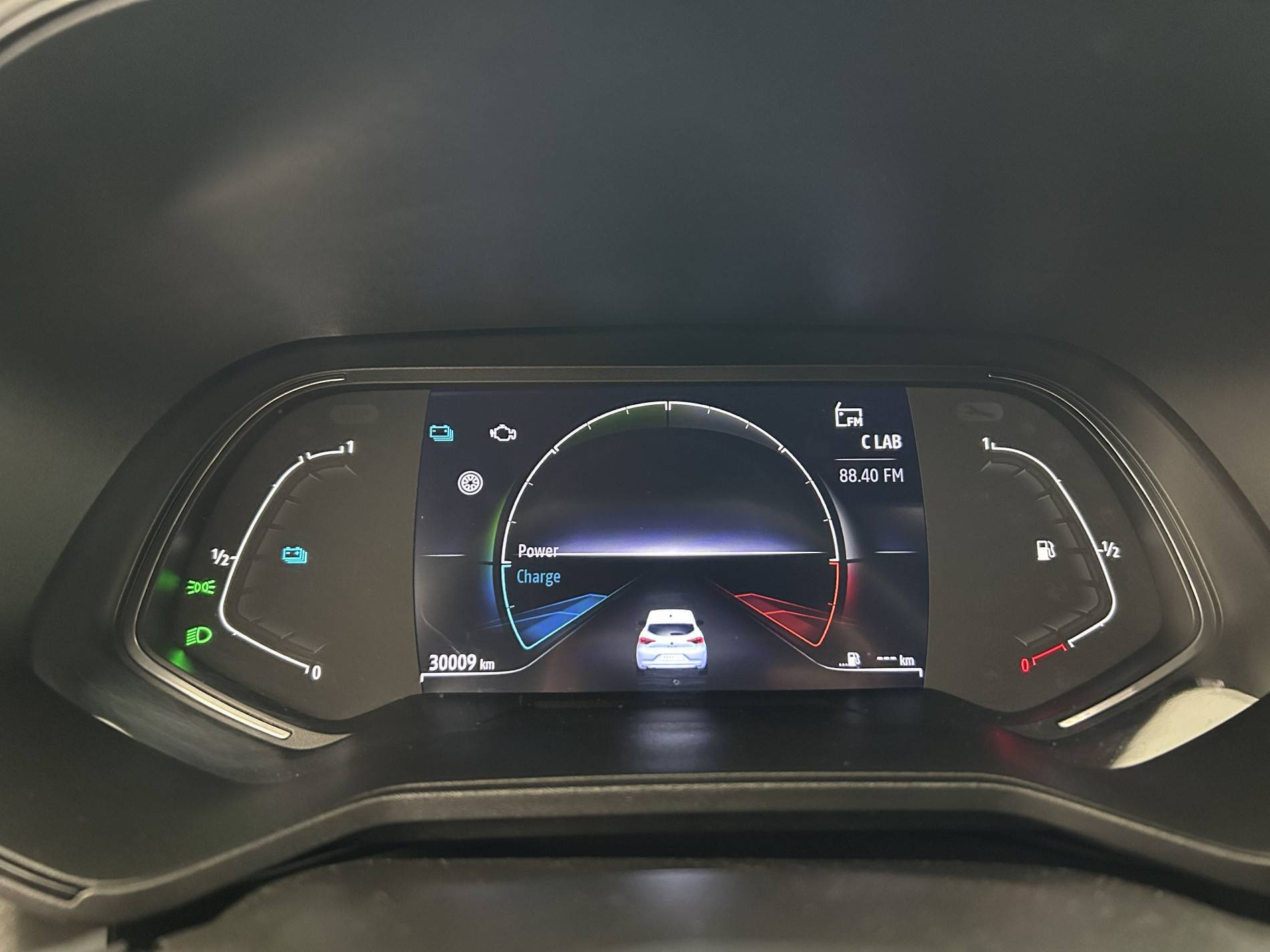 Vente en ligne Renault Clio 5 Clio E-Tech 140 - 21N au prix de 16 990 €