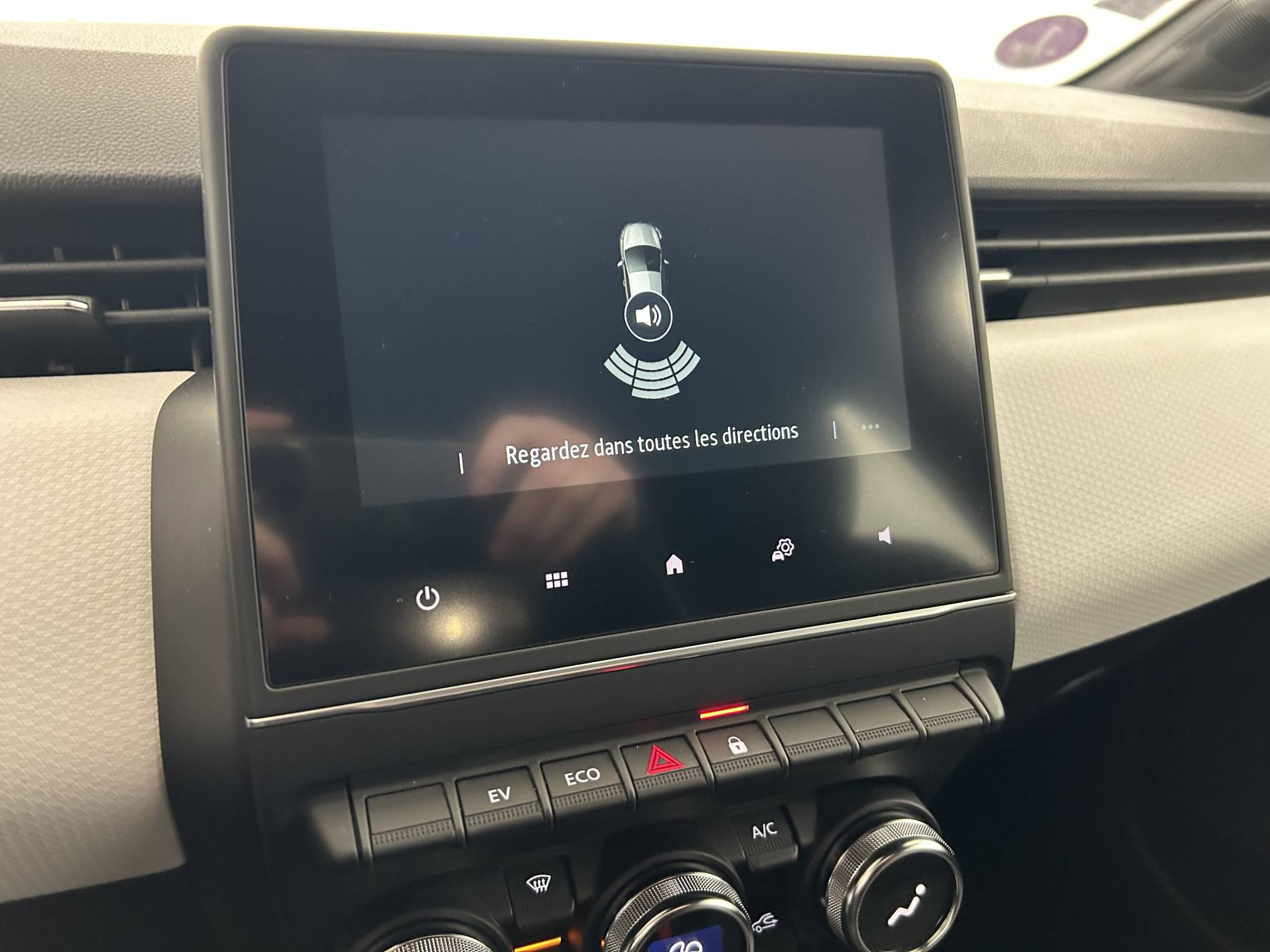 Vente en ligne Renault Clio 5 Clio E-Tech 140 - 21N au prix de 16 990 €