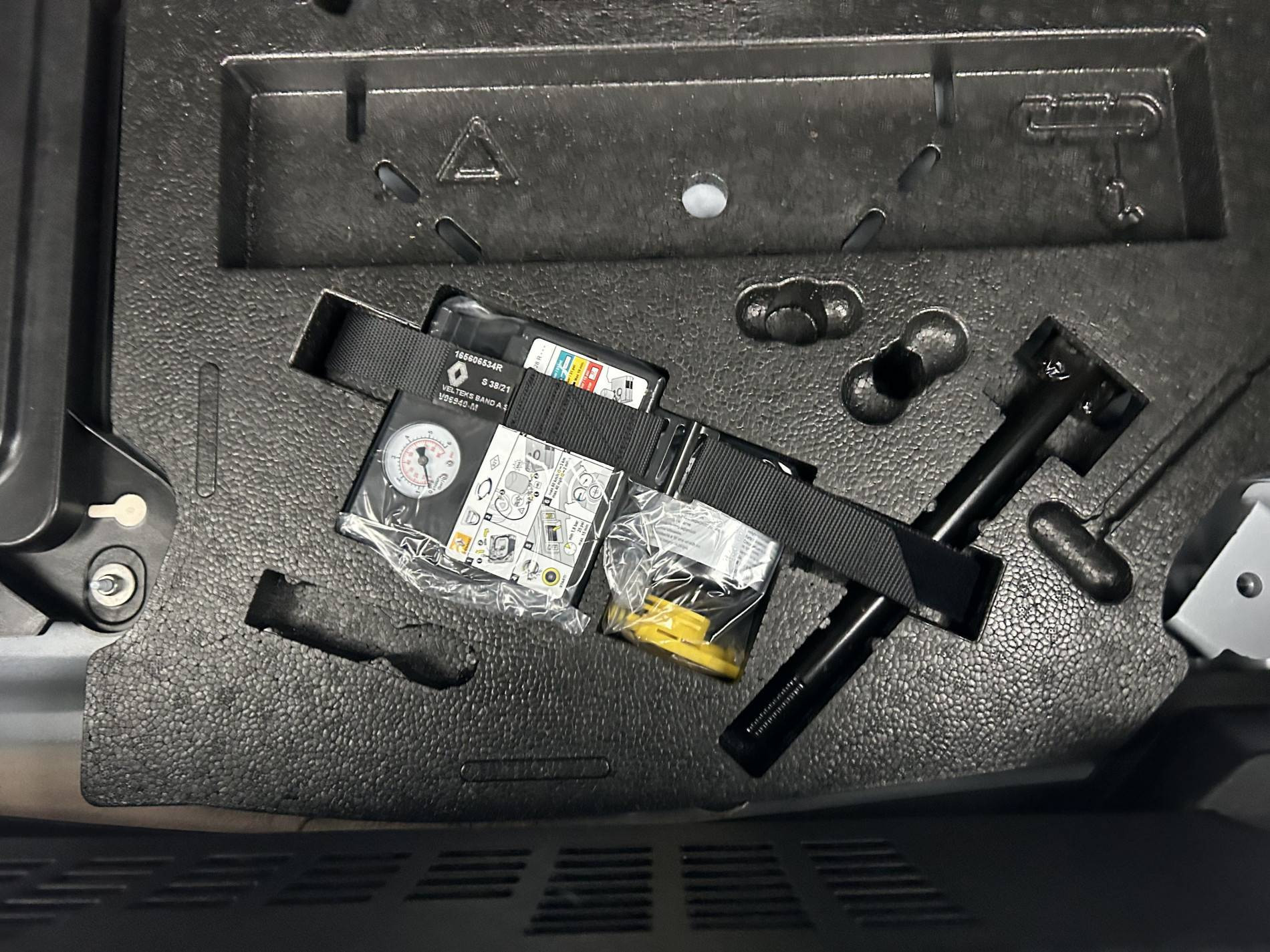 Vente en ligne Renault Clio 5 Clio E-Tech 140 - 21N au prix de 16 990 €