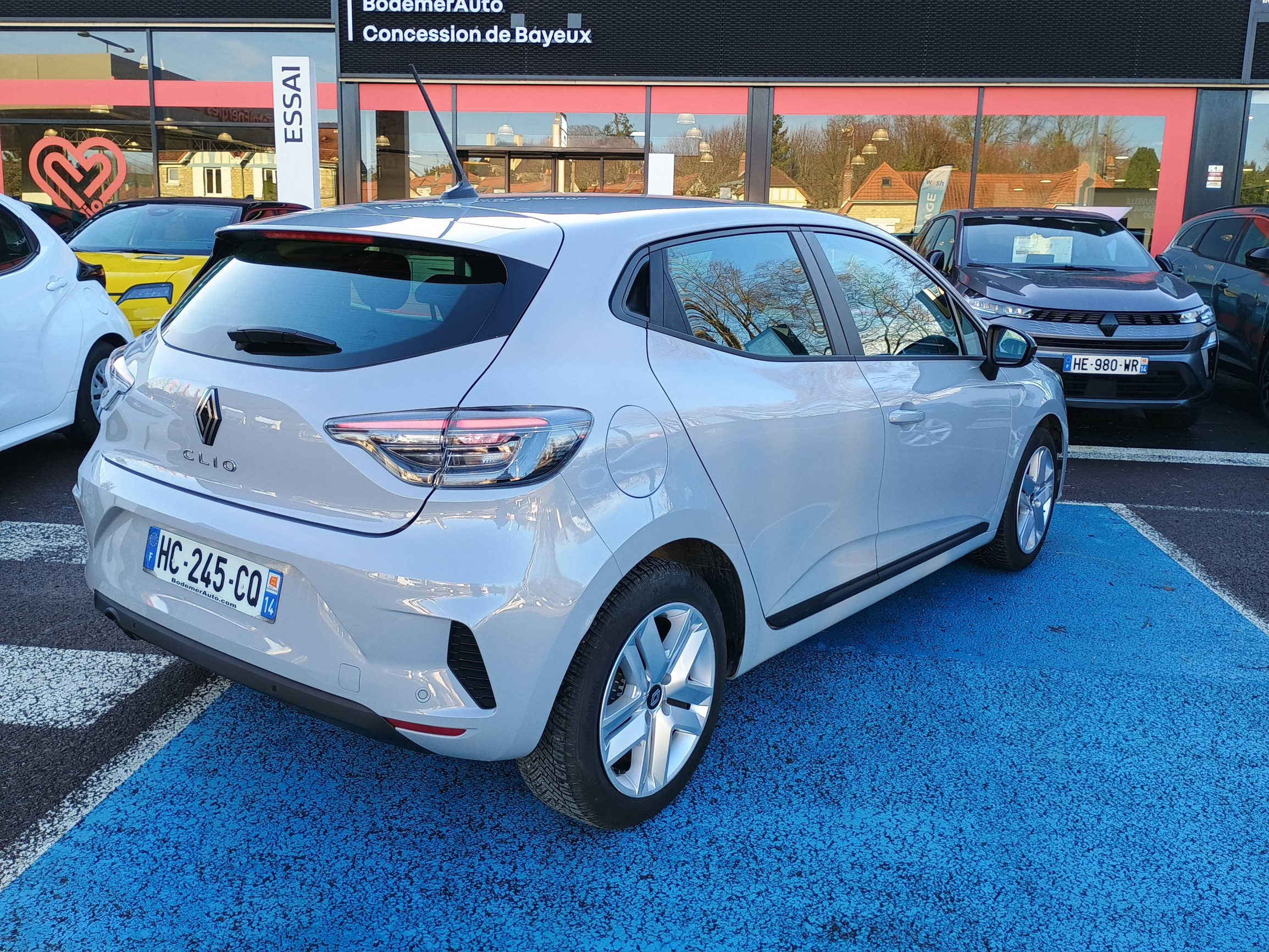 Vente en ligne Renault Clio 5 Clio Eco-G 100 ch GSR2 au prix de 16 990 €