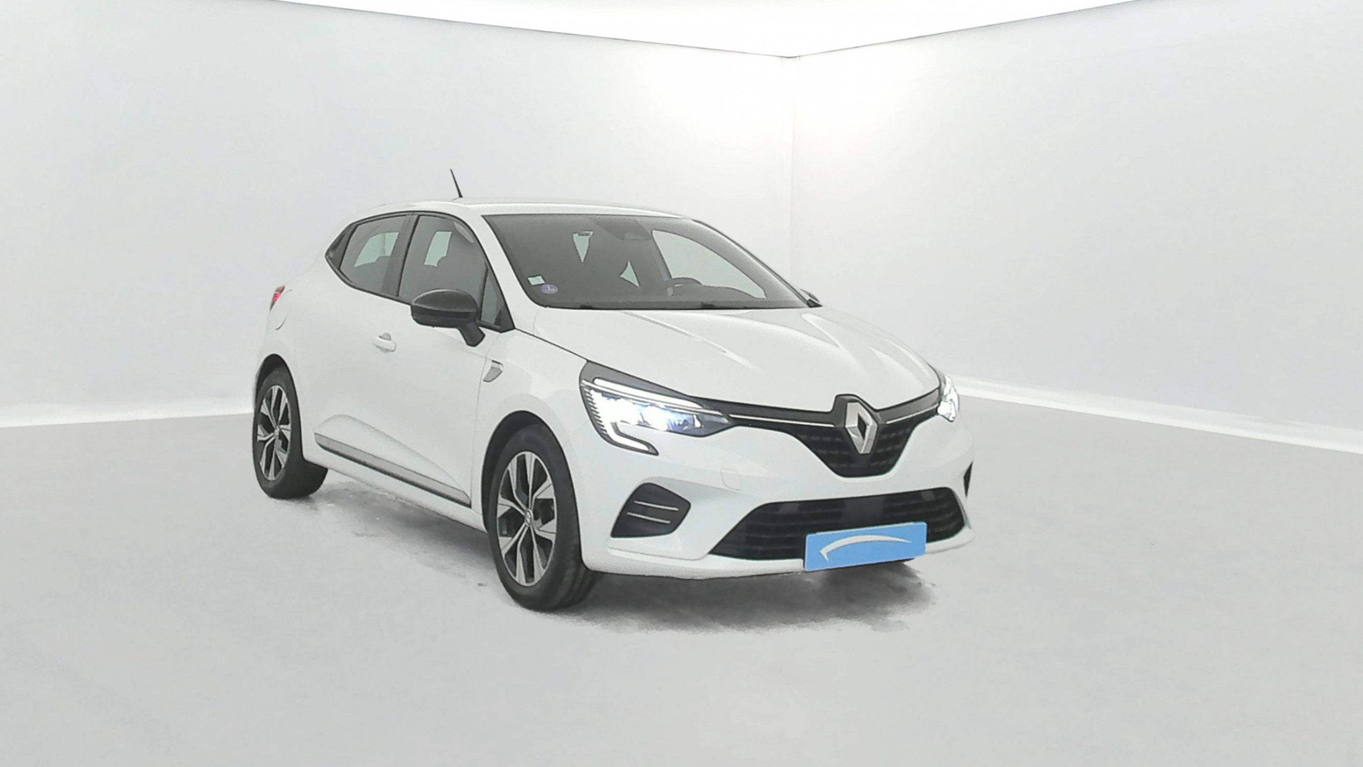 Vente en ligne Renault Clio 5 Clio E-Tech 140 - 21N au prix de 16 990 €