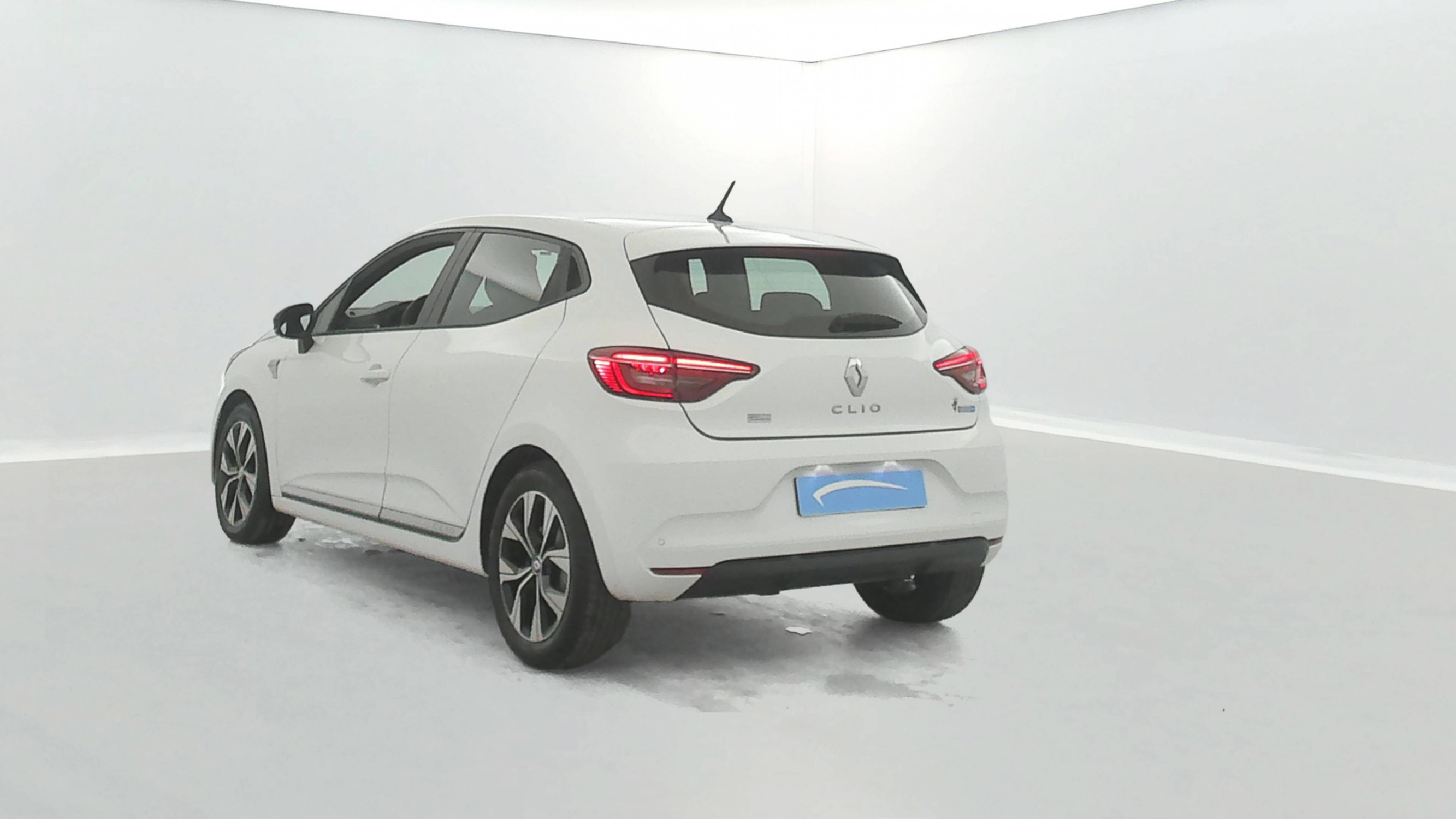 Vente en ligne Renault Clio 5 Clio E-Tech 140 - 21N au prix de 16 990 €