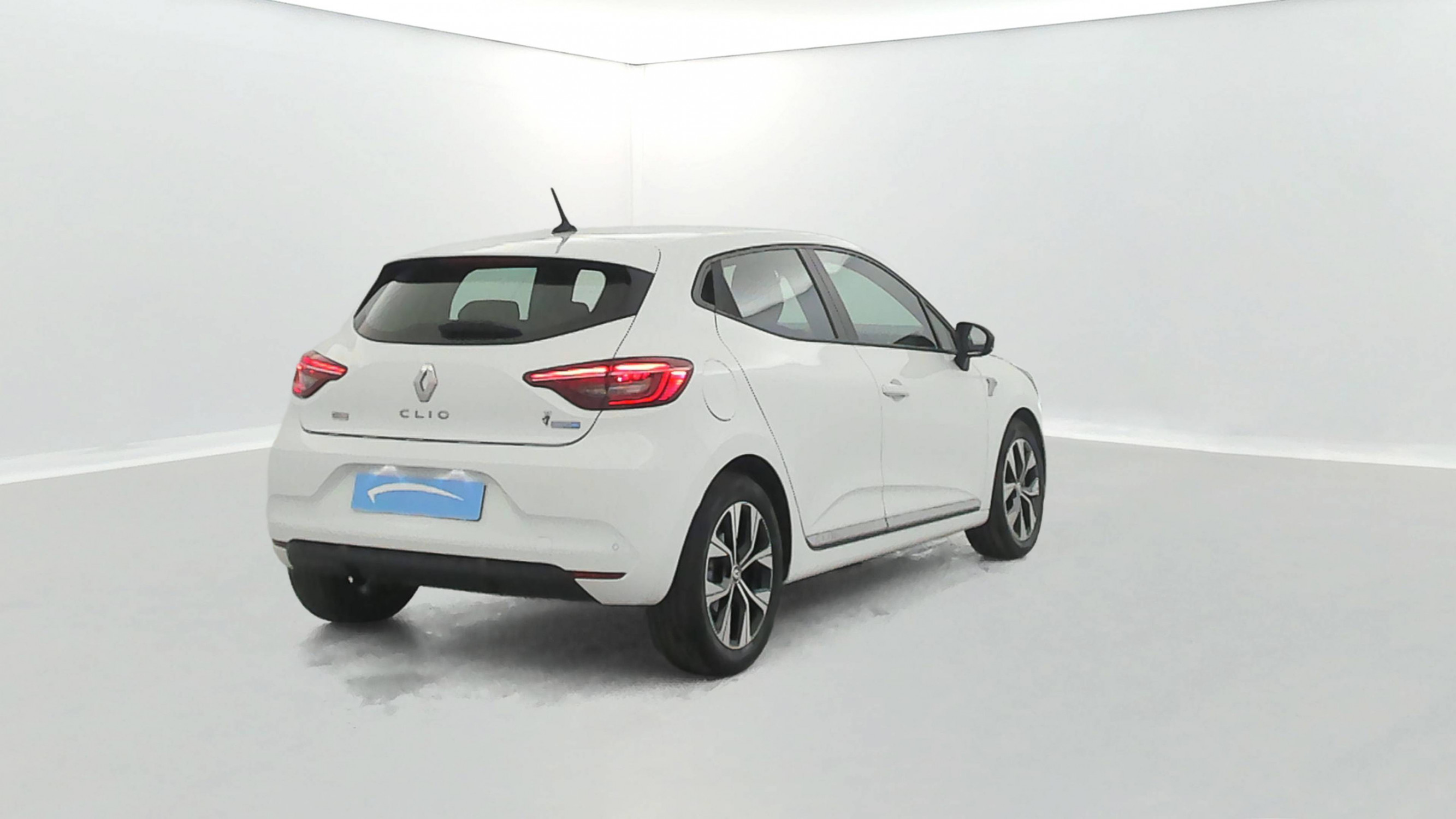 Vente en ligne Renault Clio 5 Clio E-Tech 140 - 21N au prix de 16 990 €